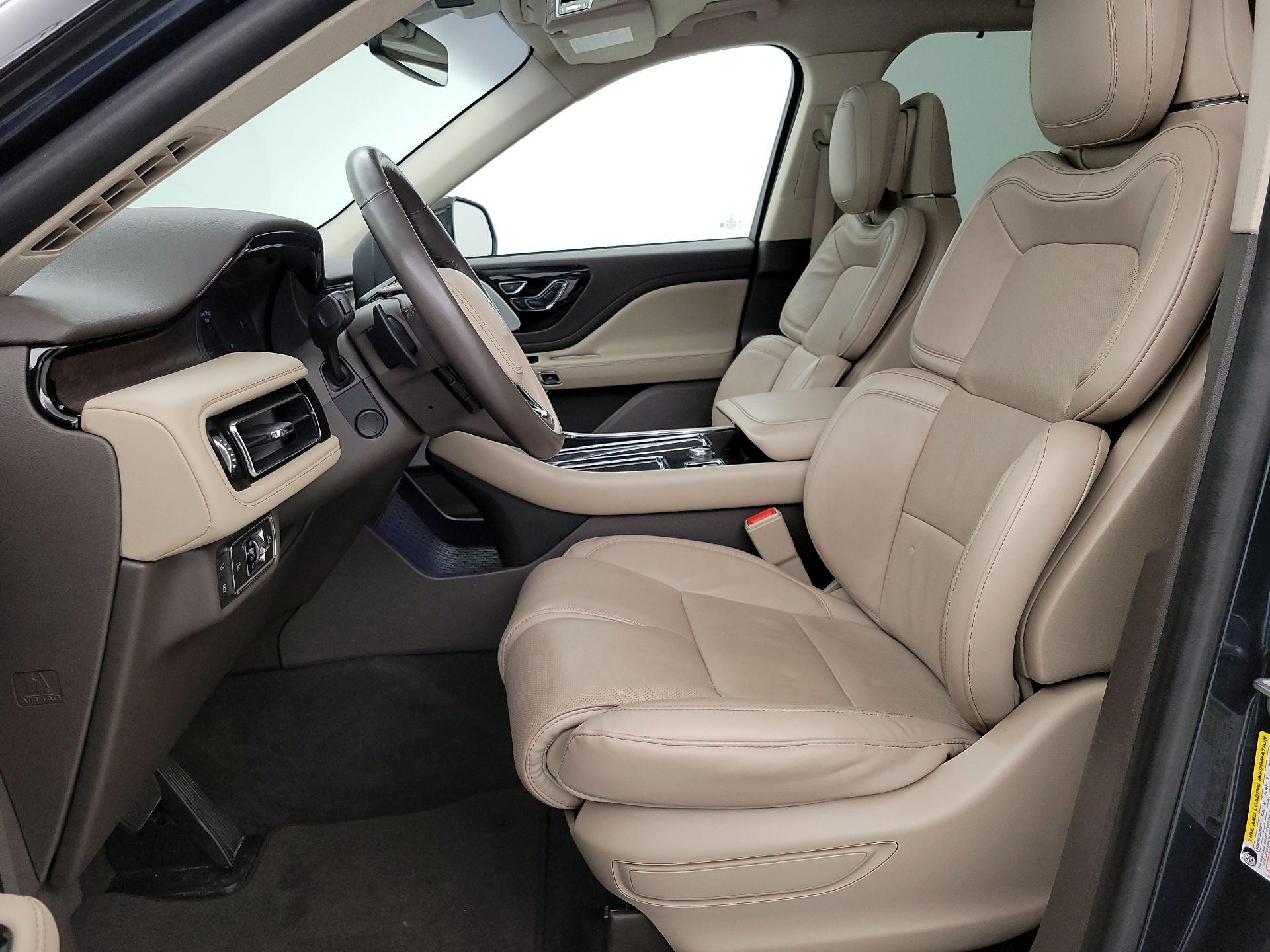 Thumbnail: 2023 Lincoln Aviator - 11