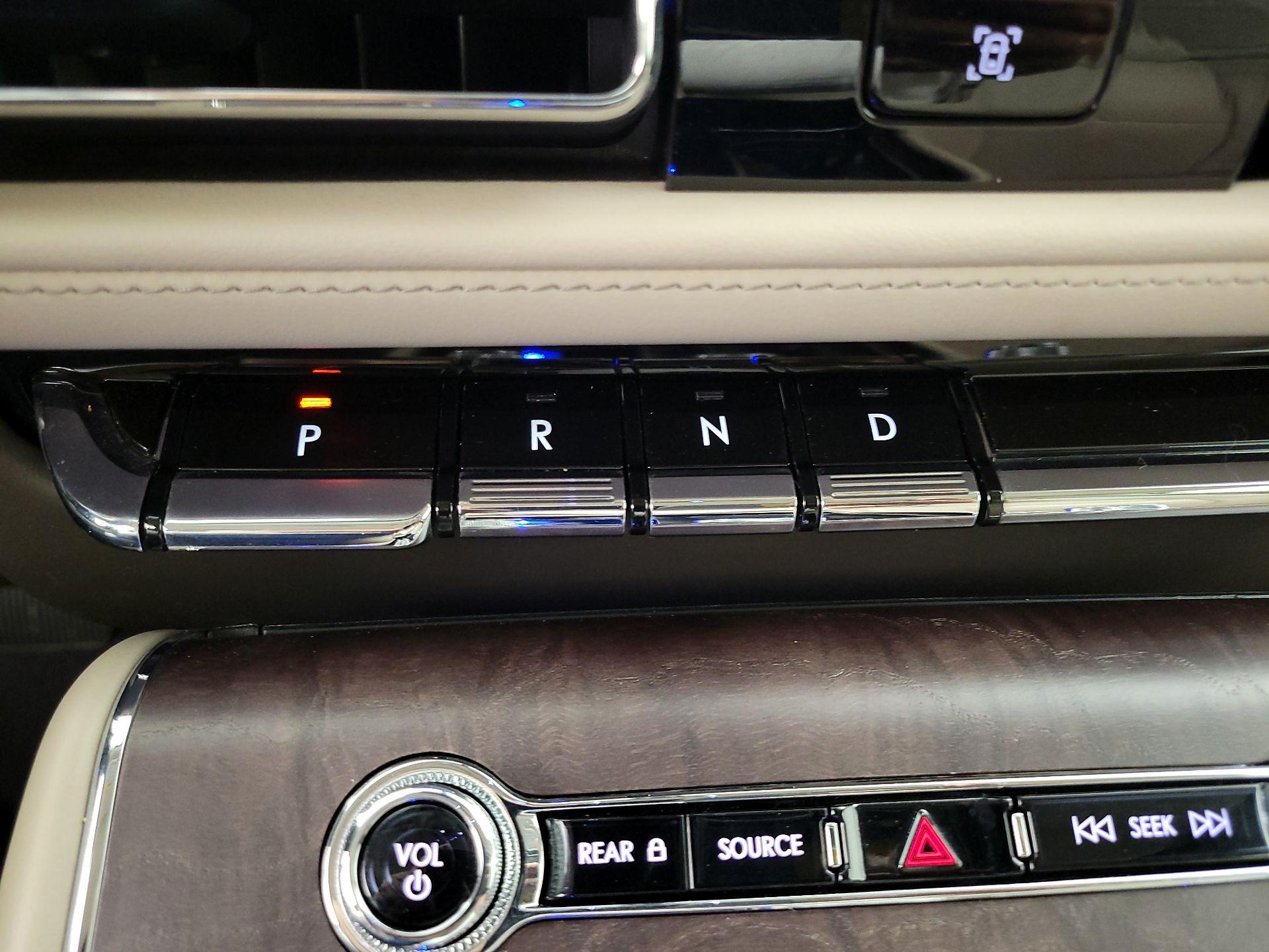 Thumbnail: 2023 Lincoln Aviator - 18