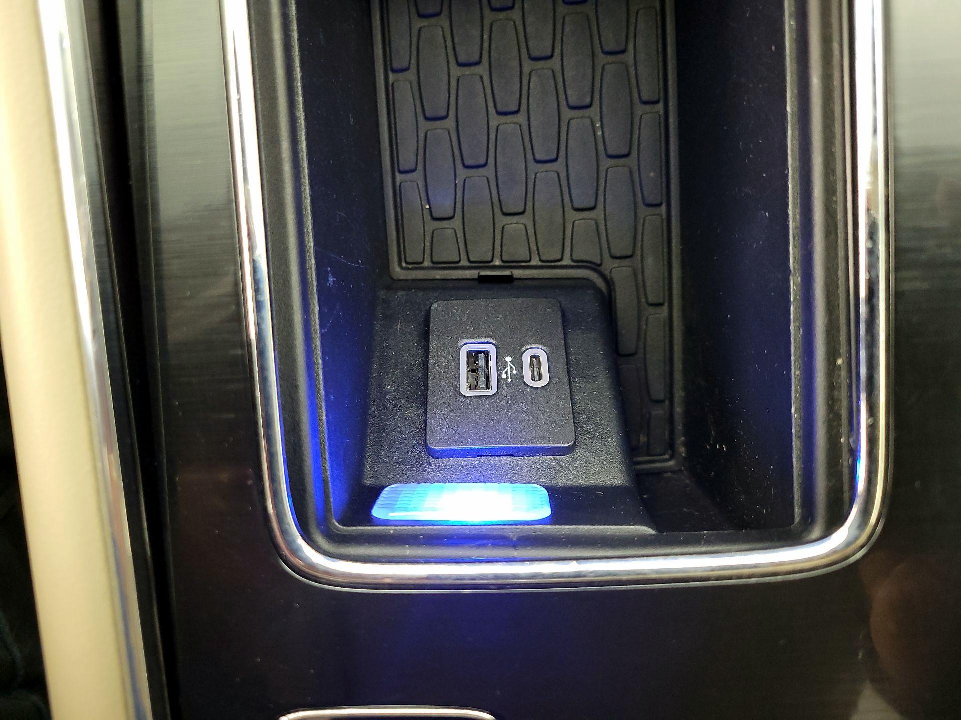 Thumbnail: 2023 Lincoln Aviator - 19