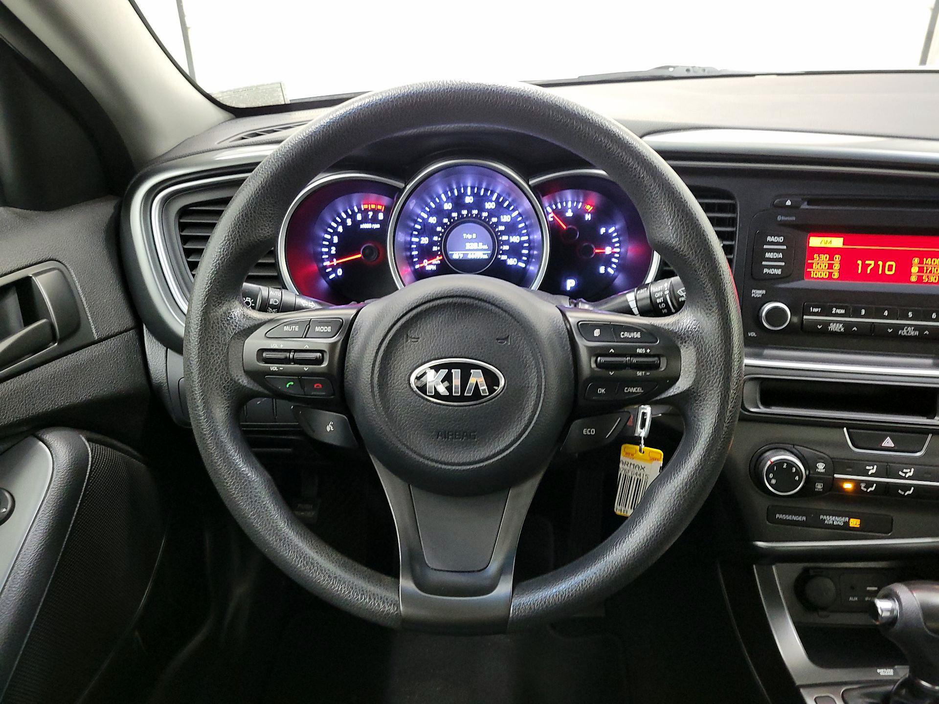 Thumbnail: 2015 Kia Optima - 10