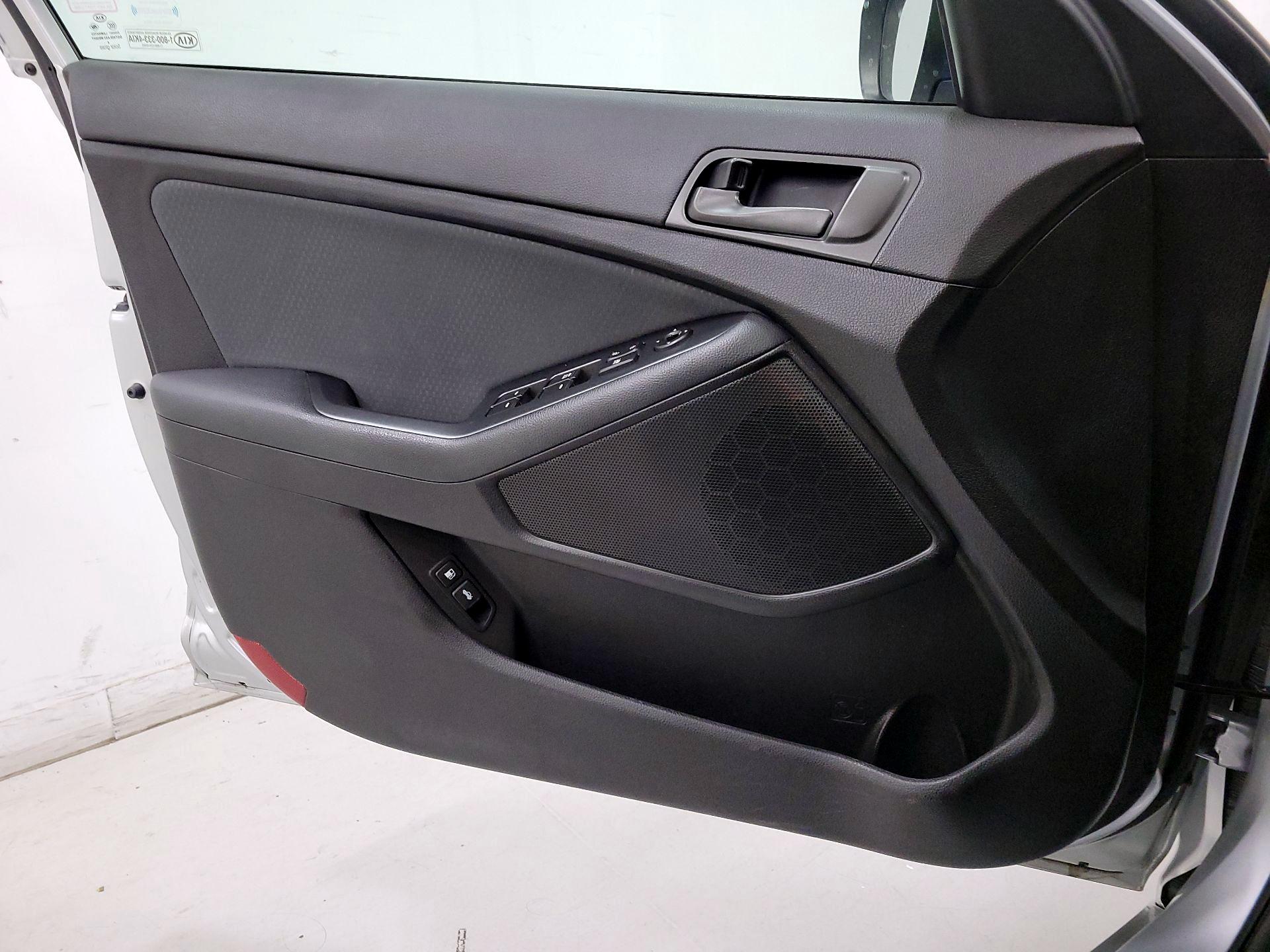 Thumbnail: 2015 Kia Optima - 12