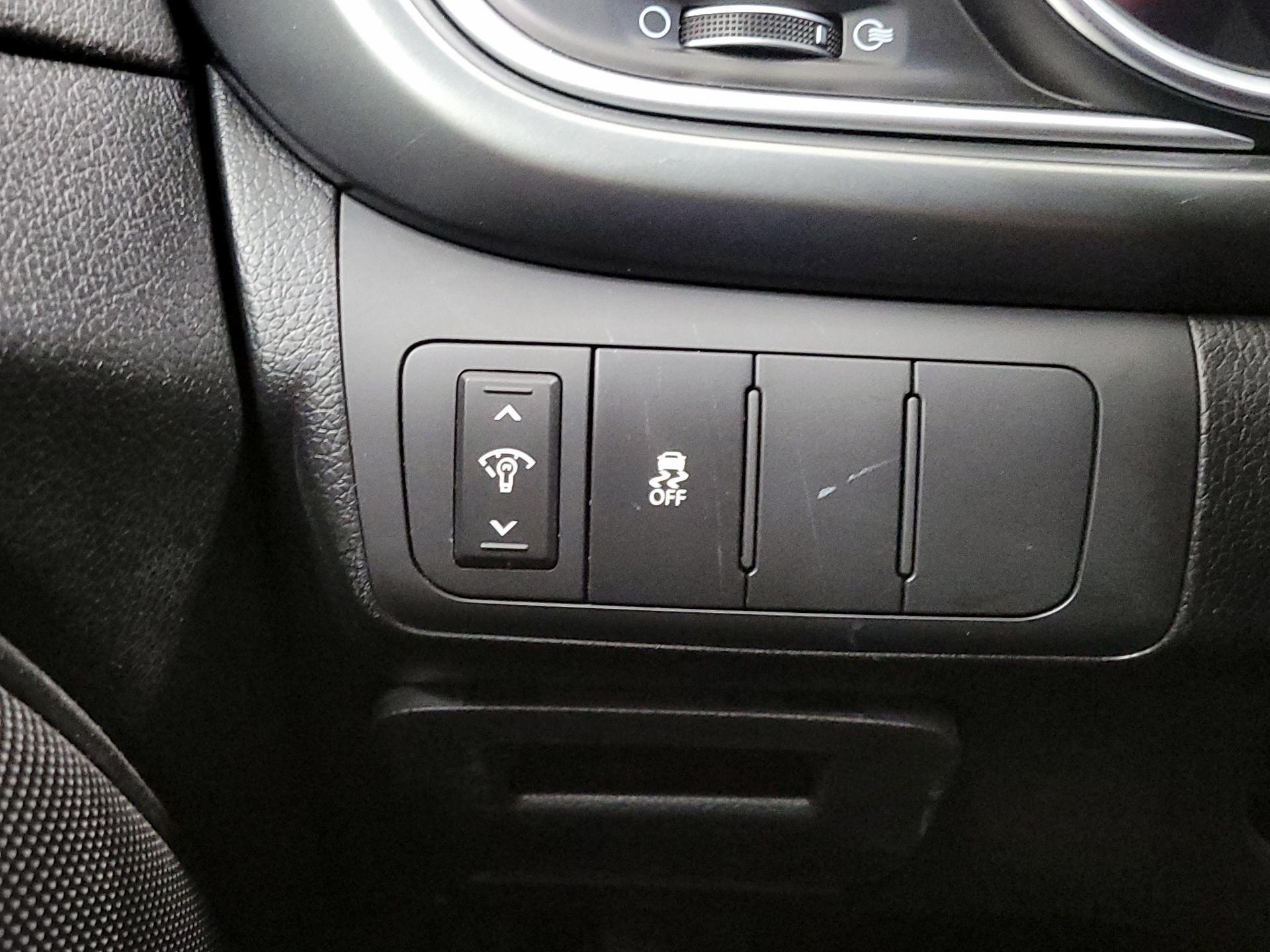 Thumbnail: 2015 Kia Optima - 13