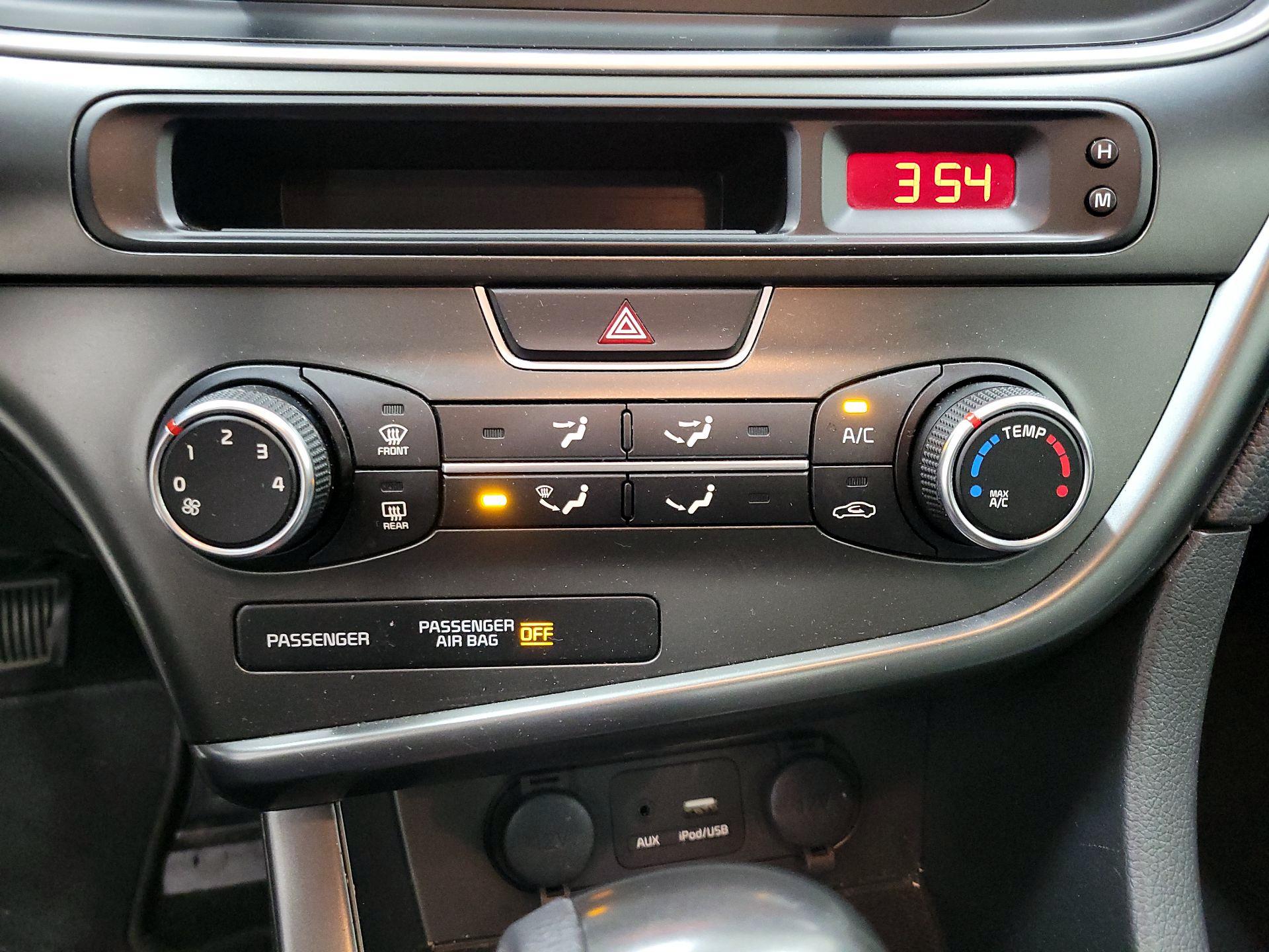 Thumbnail: 2015 Kia Optima - 15