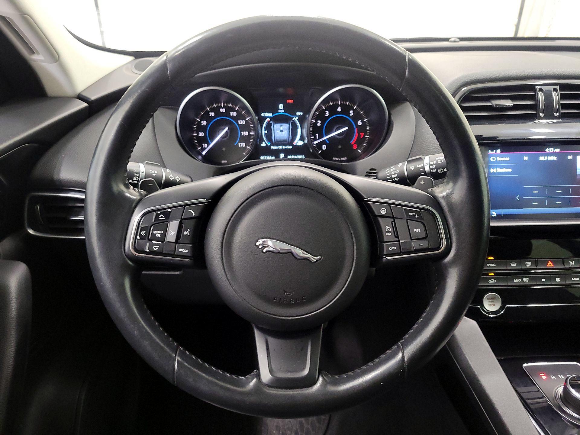 Thumbnail: 2017 Jaguar F-Pace - 10