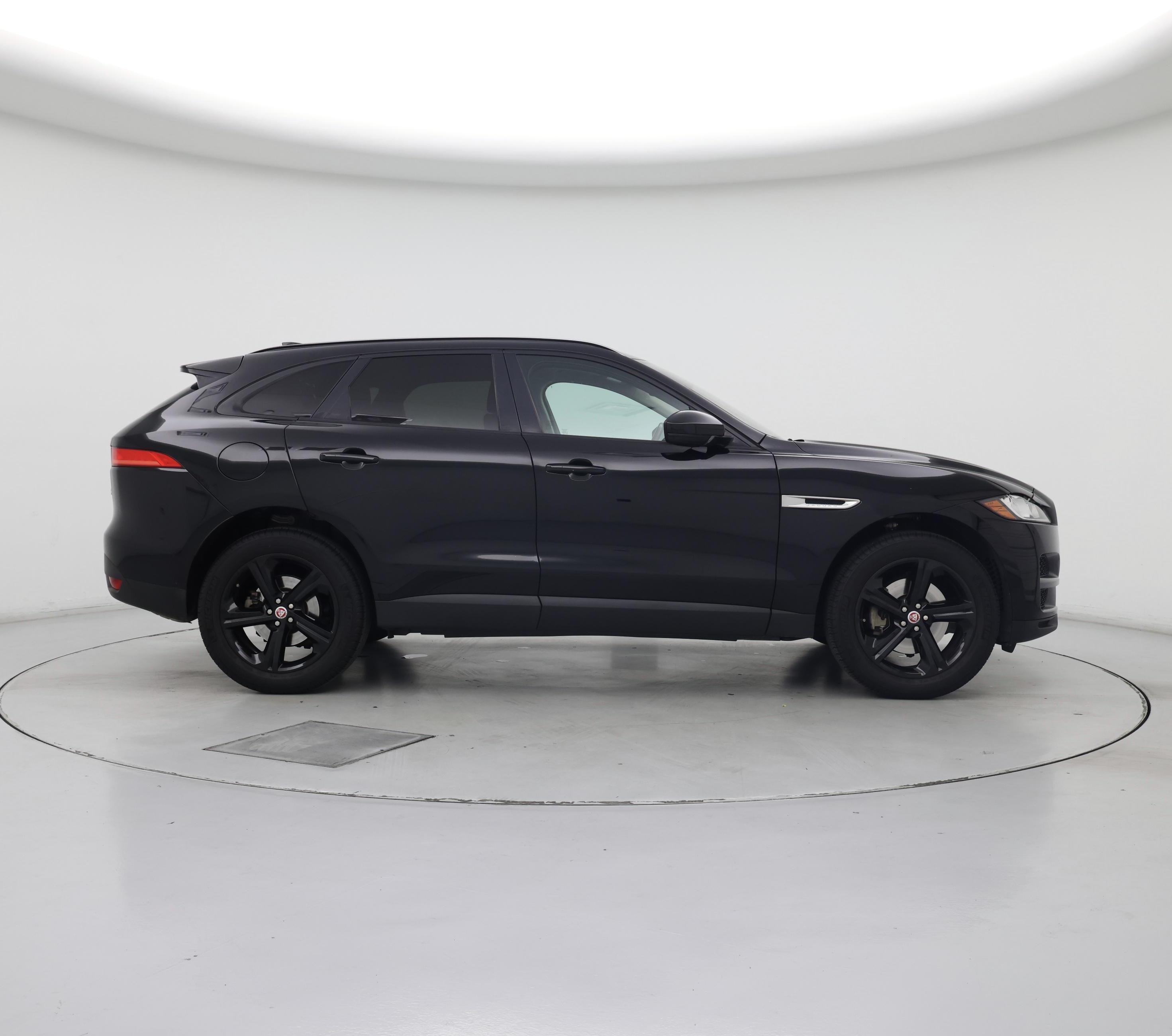 Thumbnail: 2017 Jaguar F-Pace - 7