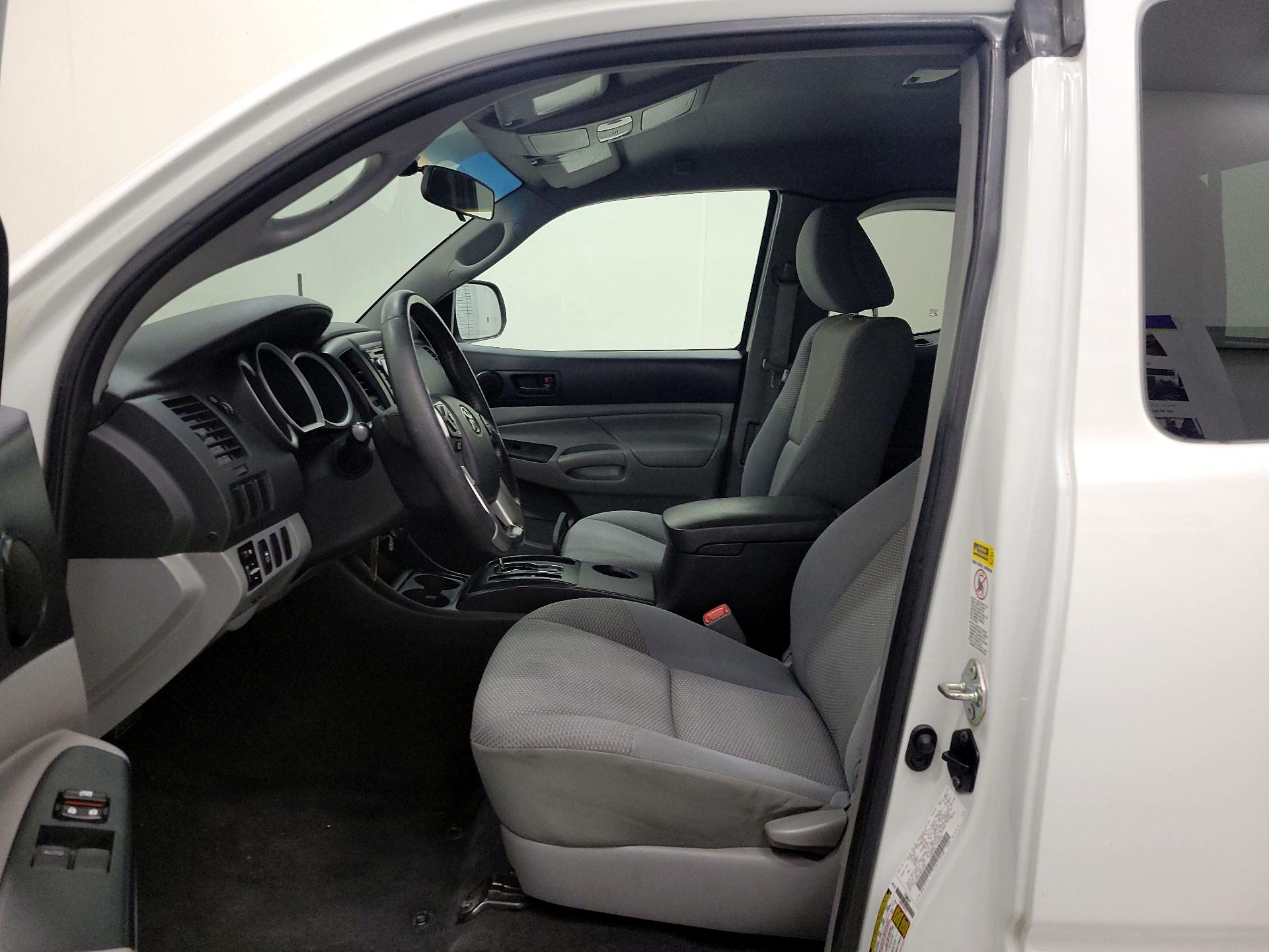 Thumbnail: 2014 Toyota Tacoma - 11