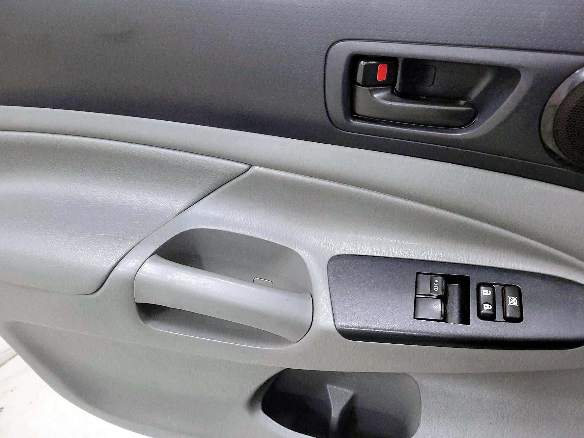 Thumbnail: 2014 Toyota Tacoma - 12