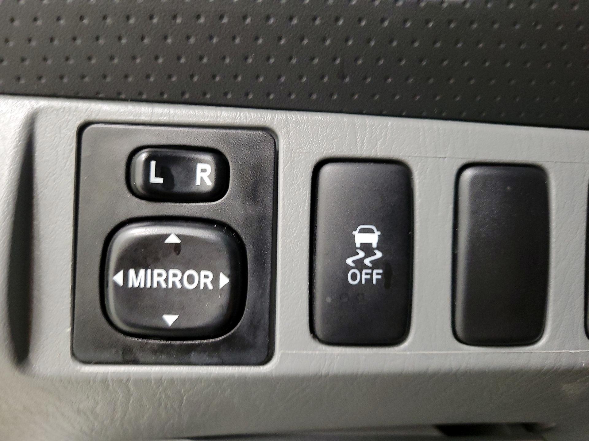 Thumbnail: 2014 Toyota Tacoma - 13