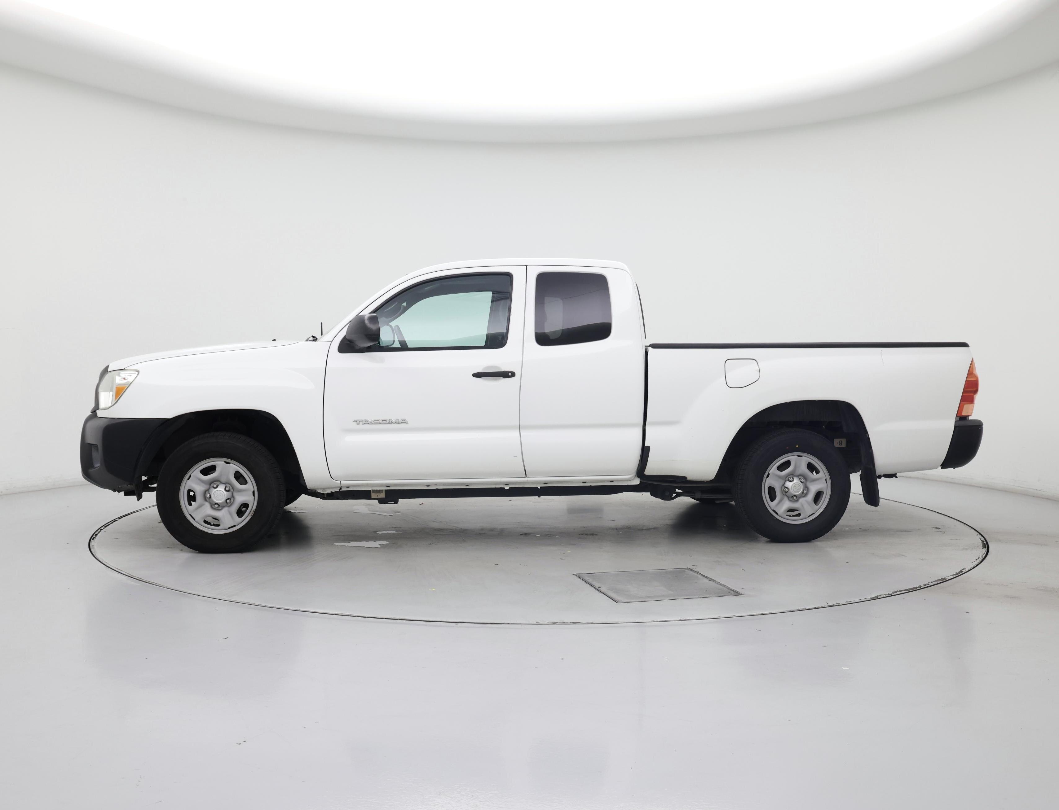 Thumbnail: 2014 Toyota Tacoma - 3