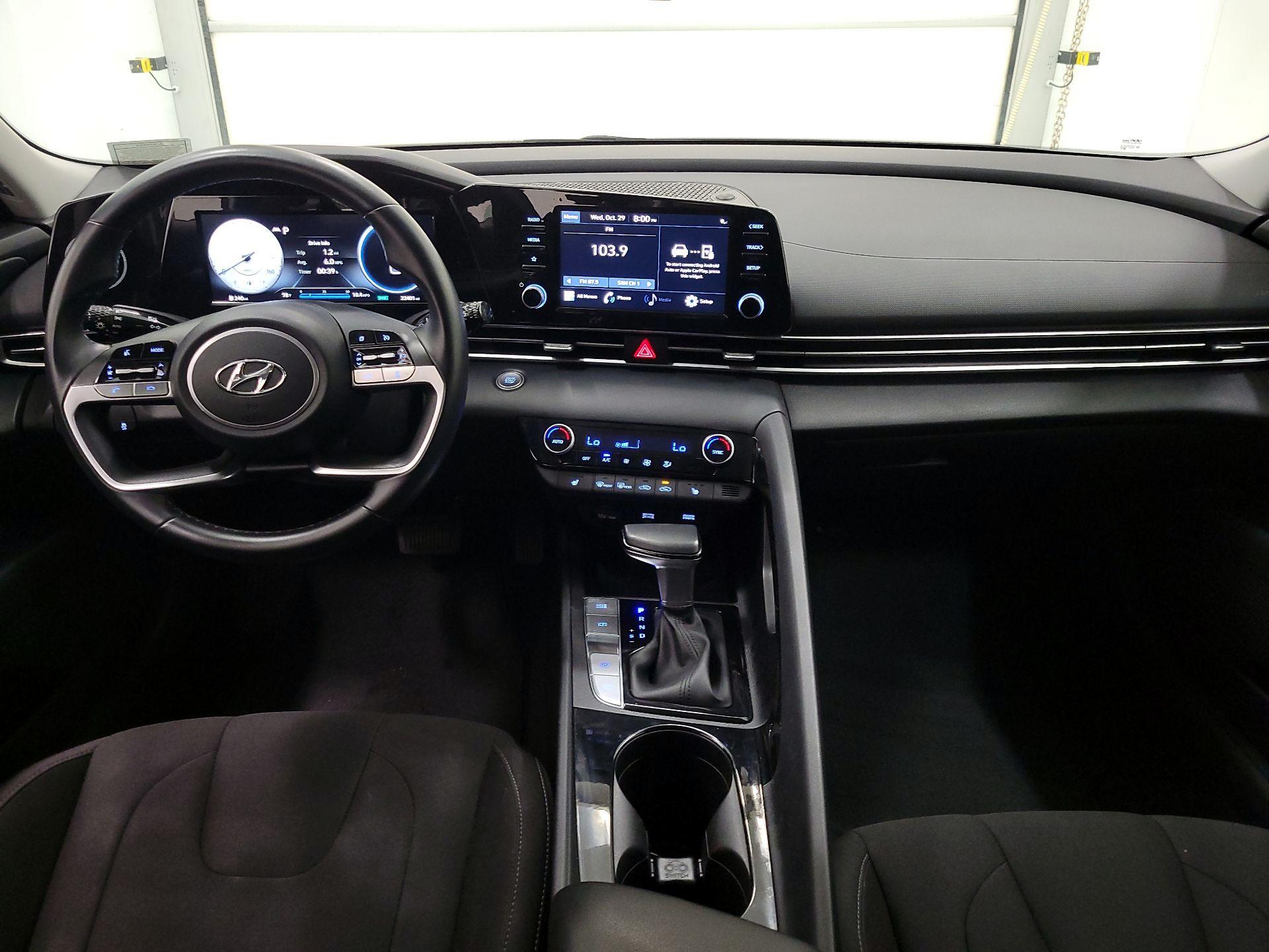 Thumbnail: 2022 Hyundai Elantra - 9