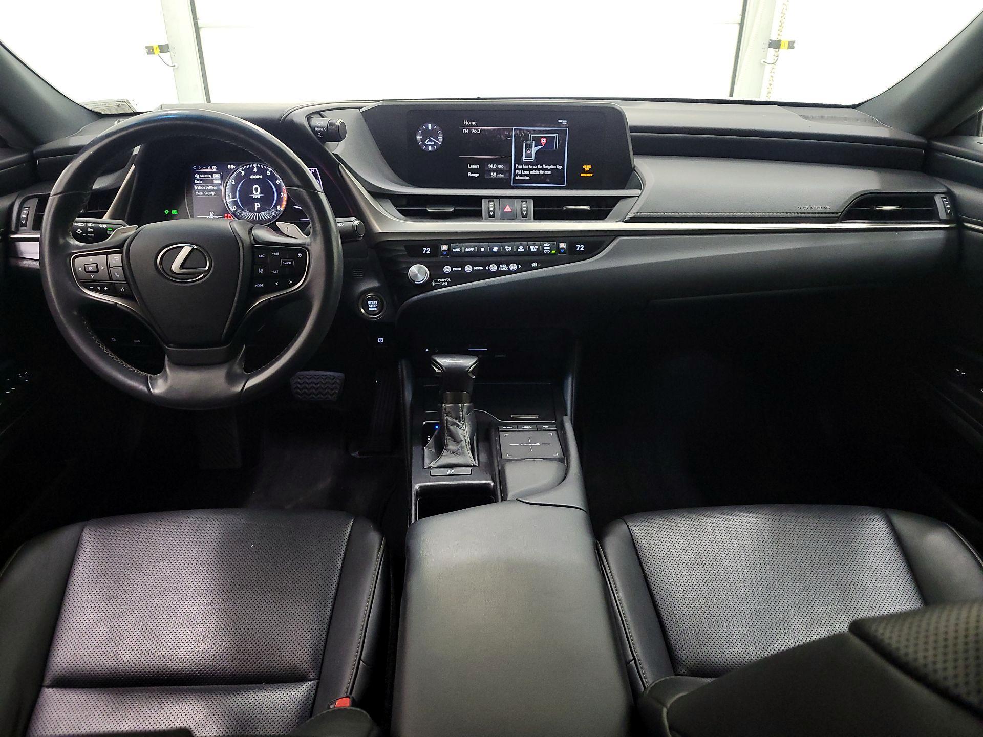 Thumbnail: 2021 Lexus ES - 9