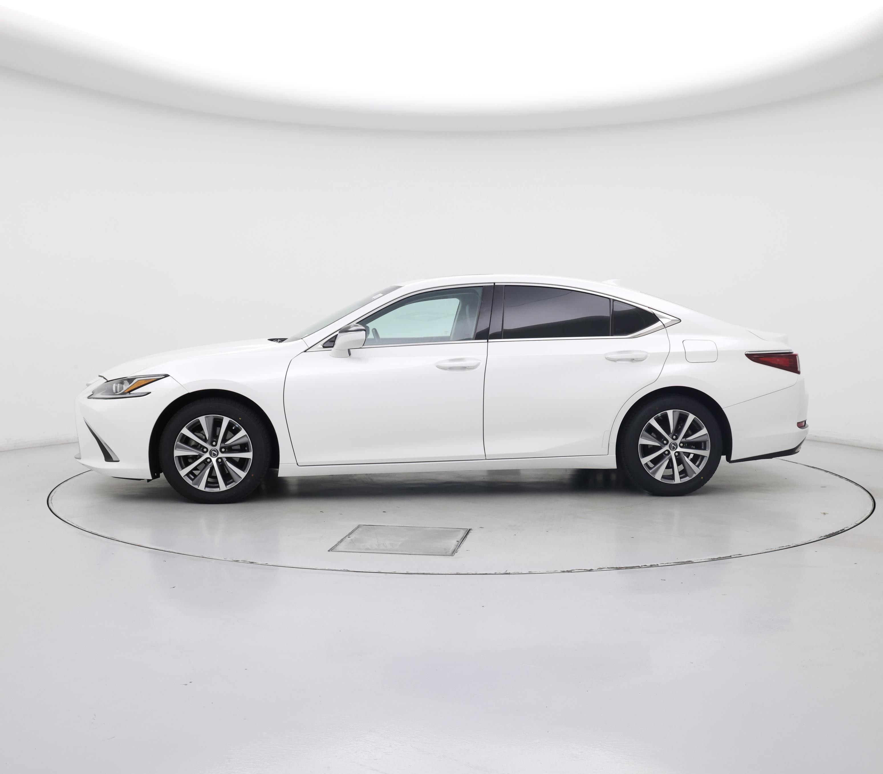 Thumbnail: 2021 Lexus ES - 3