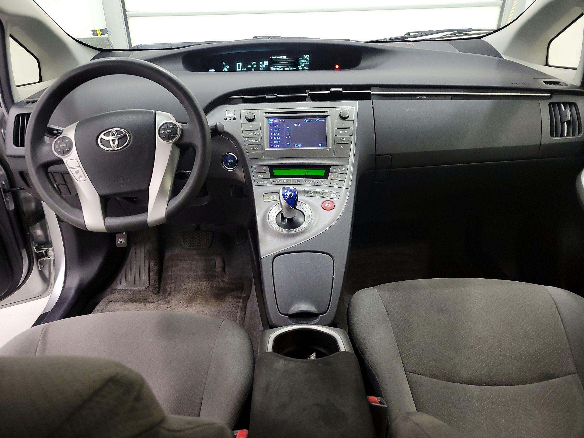 Thumbnail: 2015 Toyota Prius - 9