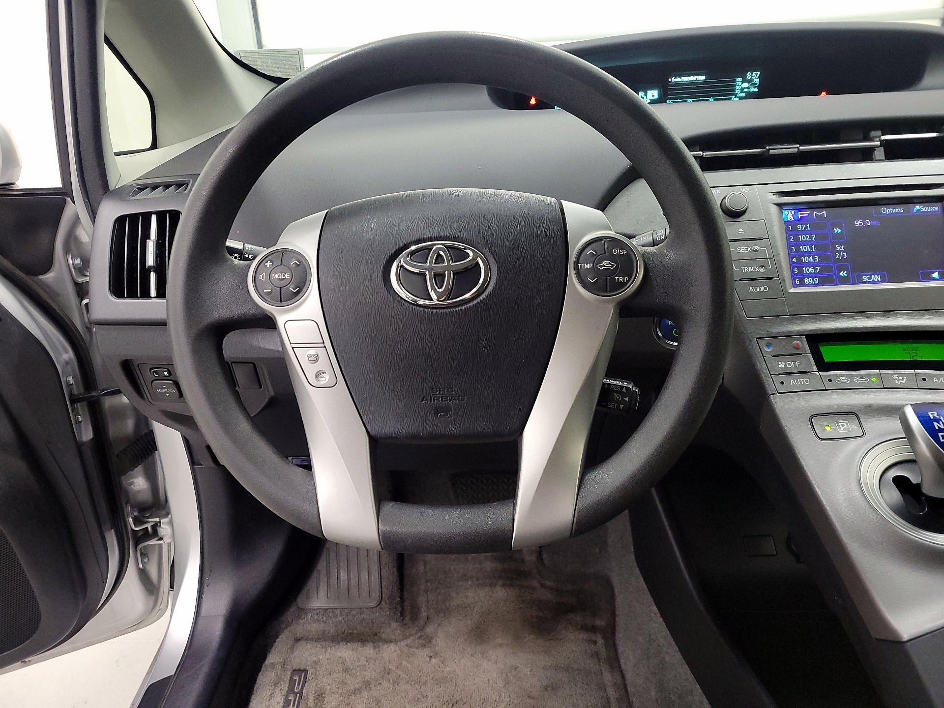 Thumbnail: 2015 Toyota Prius - 10