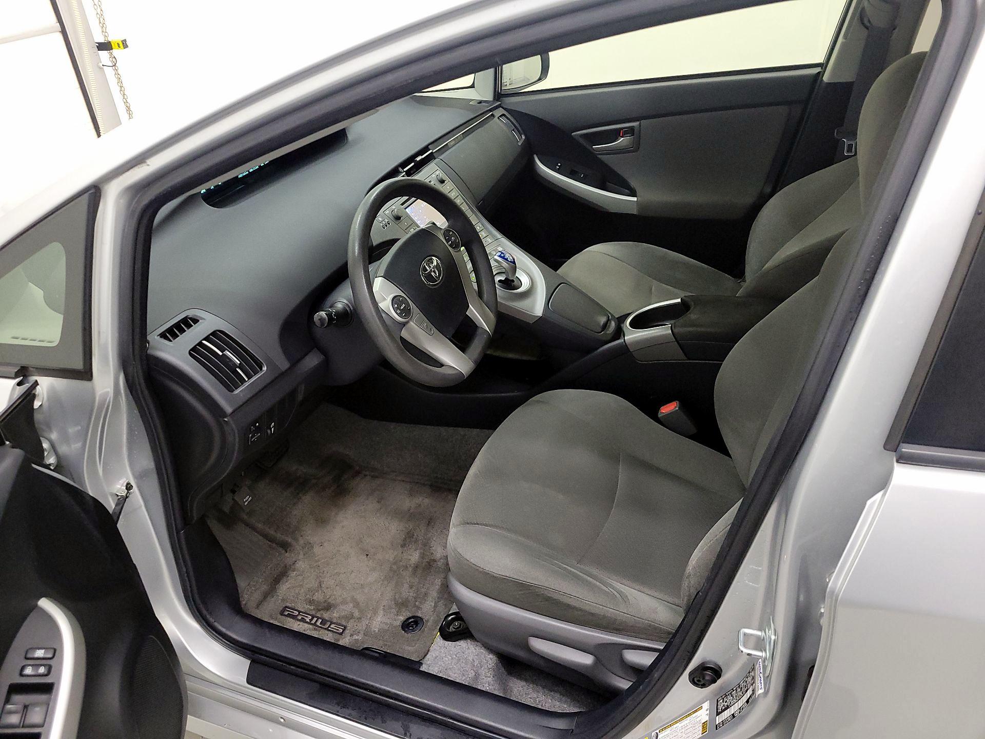 Thumbnail: 2015 Toyota Prius - 11