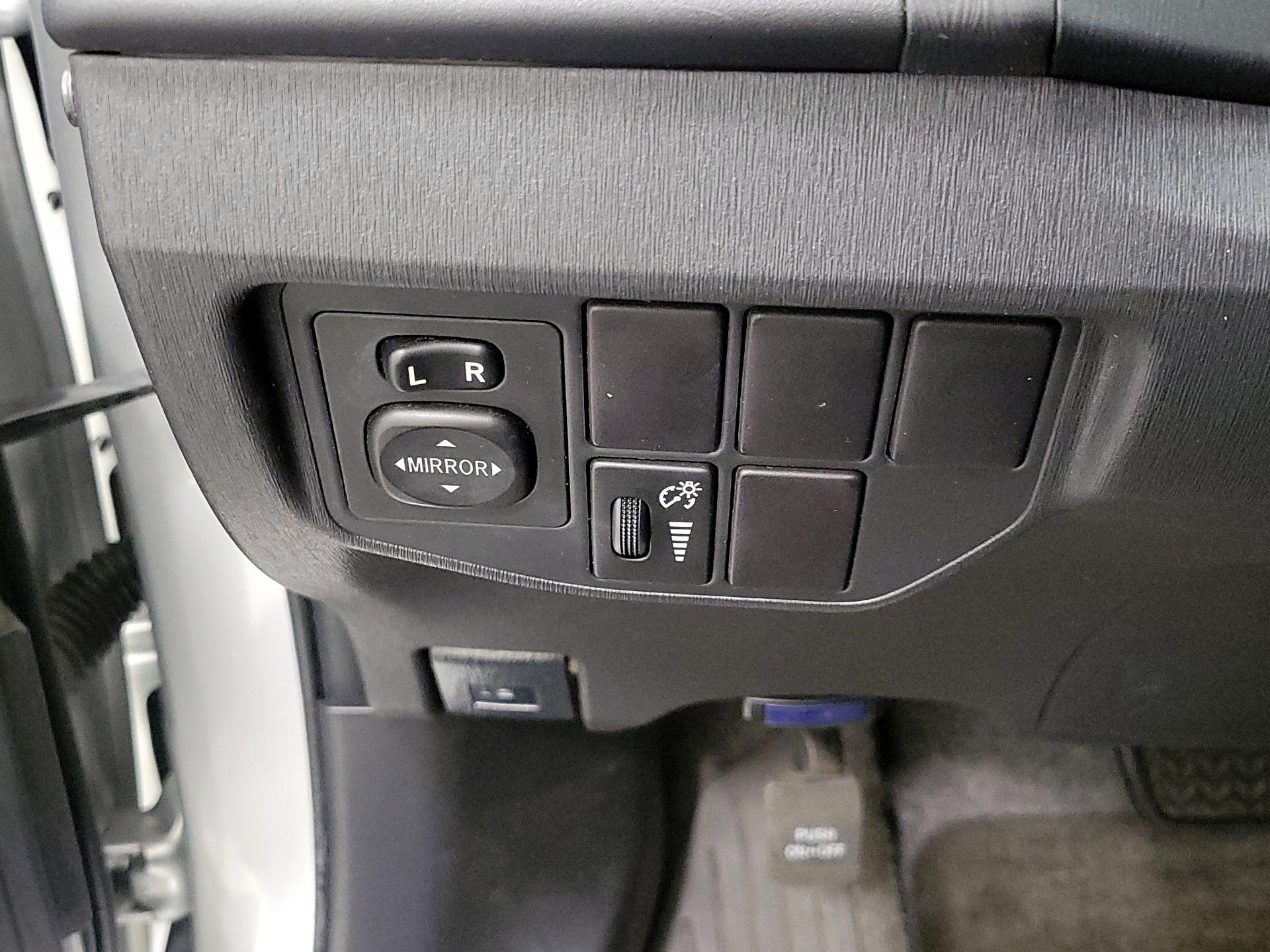 Thumbnail: 2015 Toyota Prius - 13