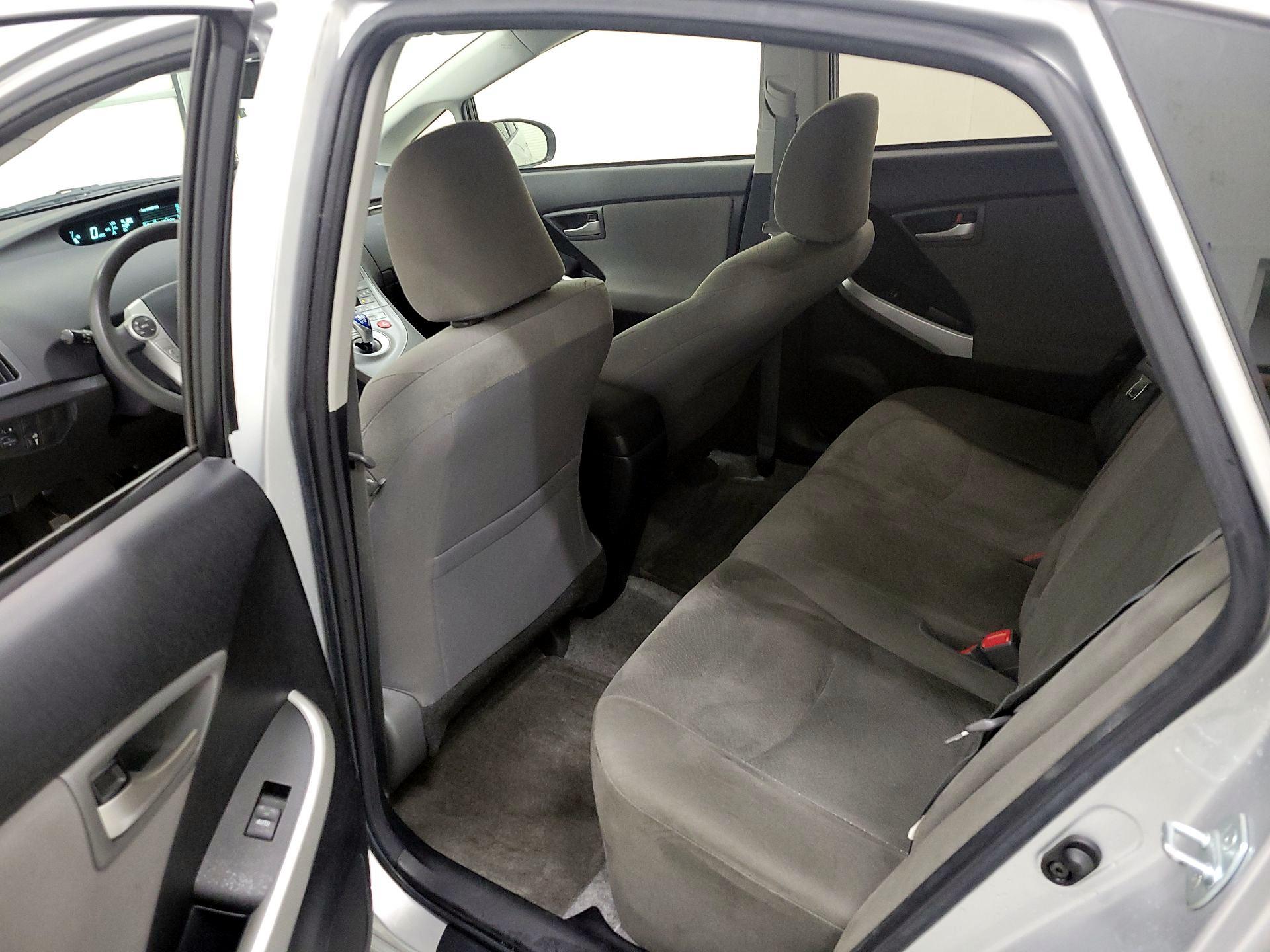 Thumbnail: 2015 Toyota Prius - 18
