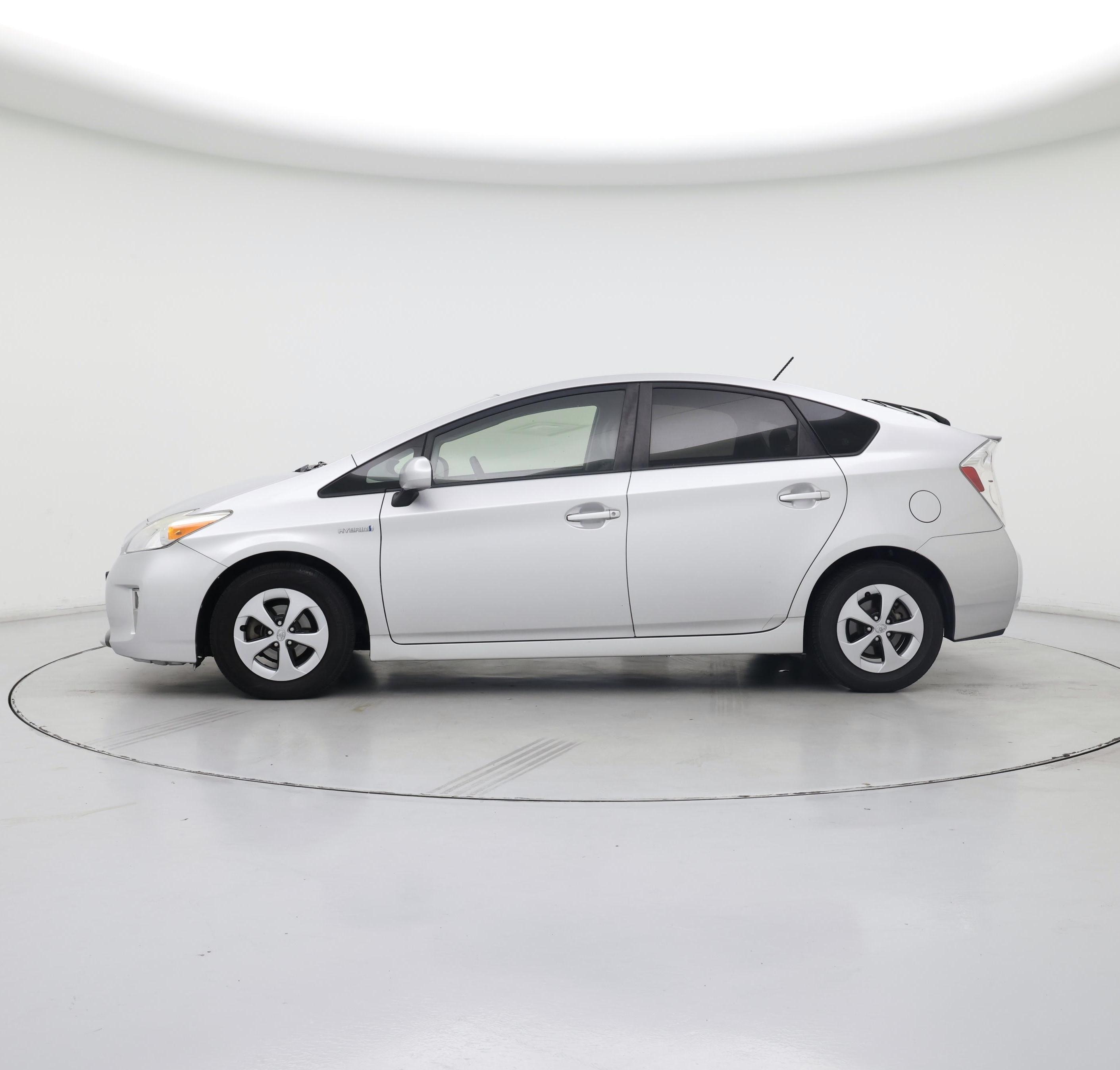 Thumbnail: 2015 Toyota Prius - 3