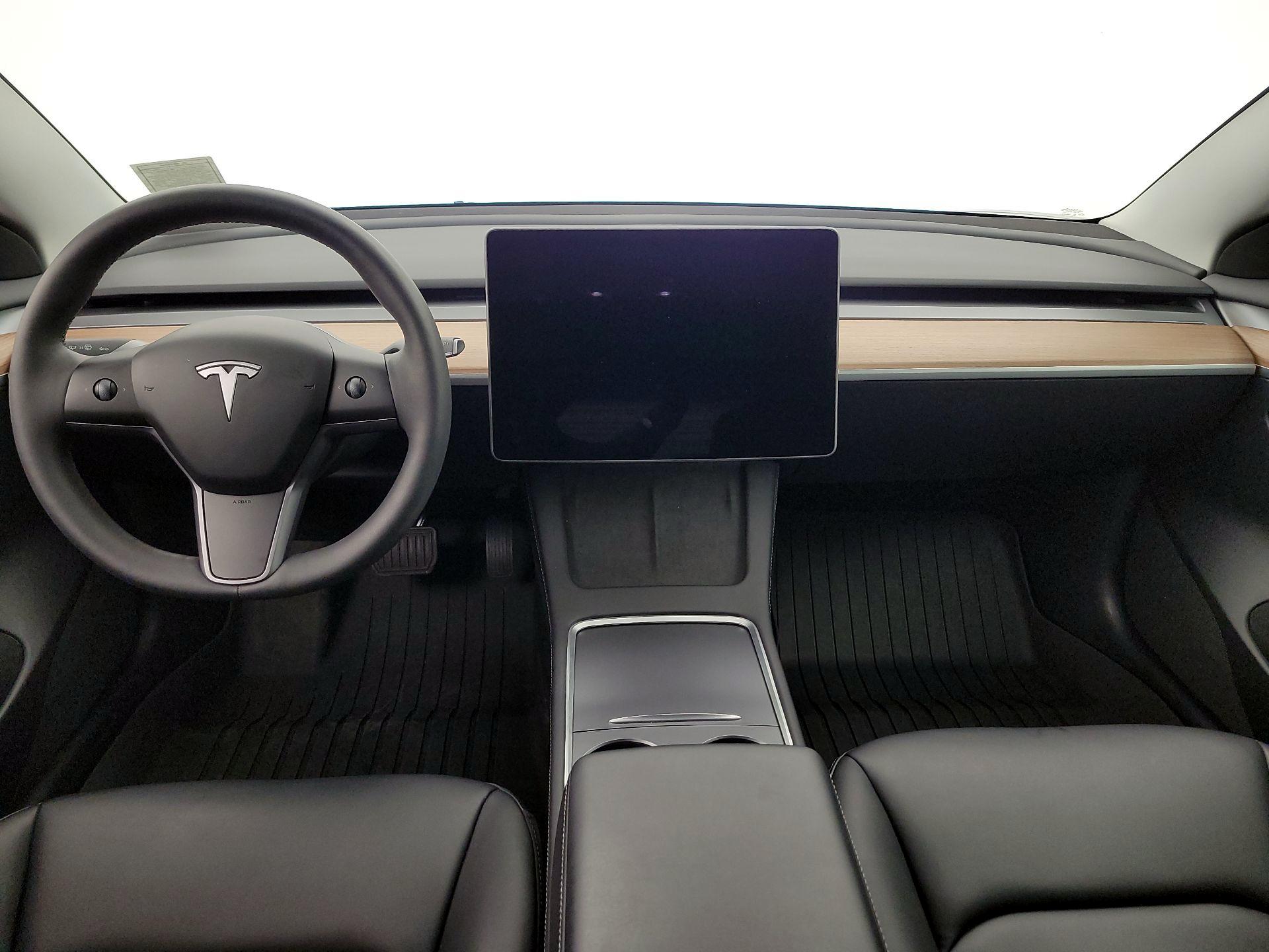 Thumbnail: 2023 Tesla Model 3 - 9