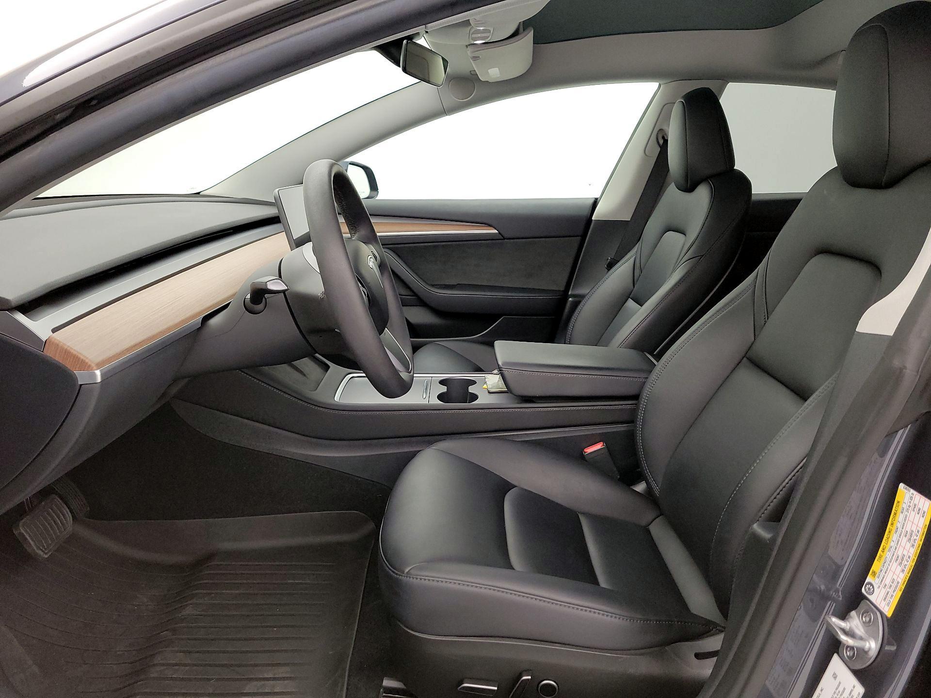 Thumbnail: 2023 Tesla Model 3 - 11
