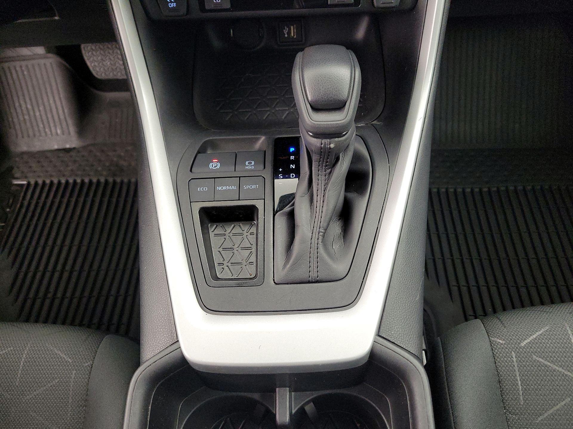 Thumbnail: 2024 Toyota RAV4 - 17