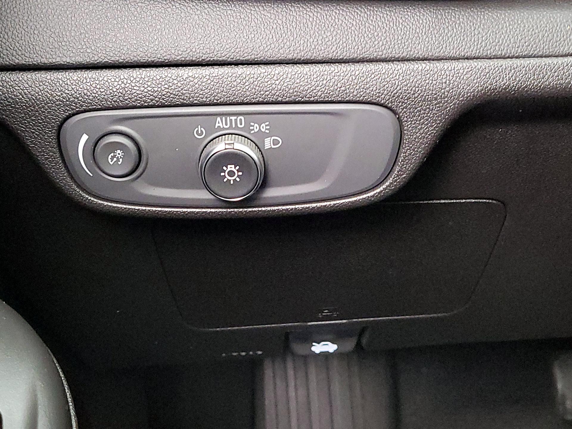 Thumbnail: 2023 Chevrolet Bolt EUV - 13