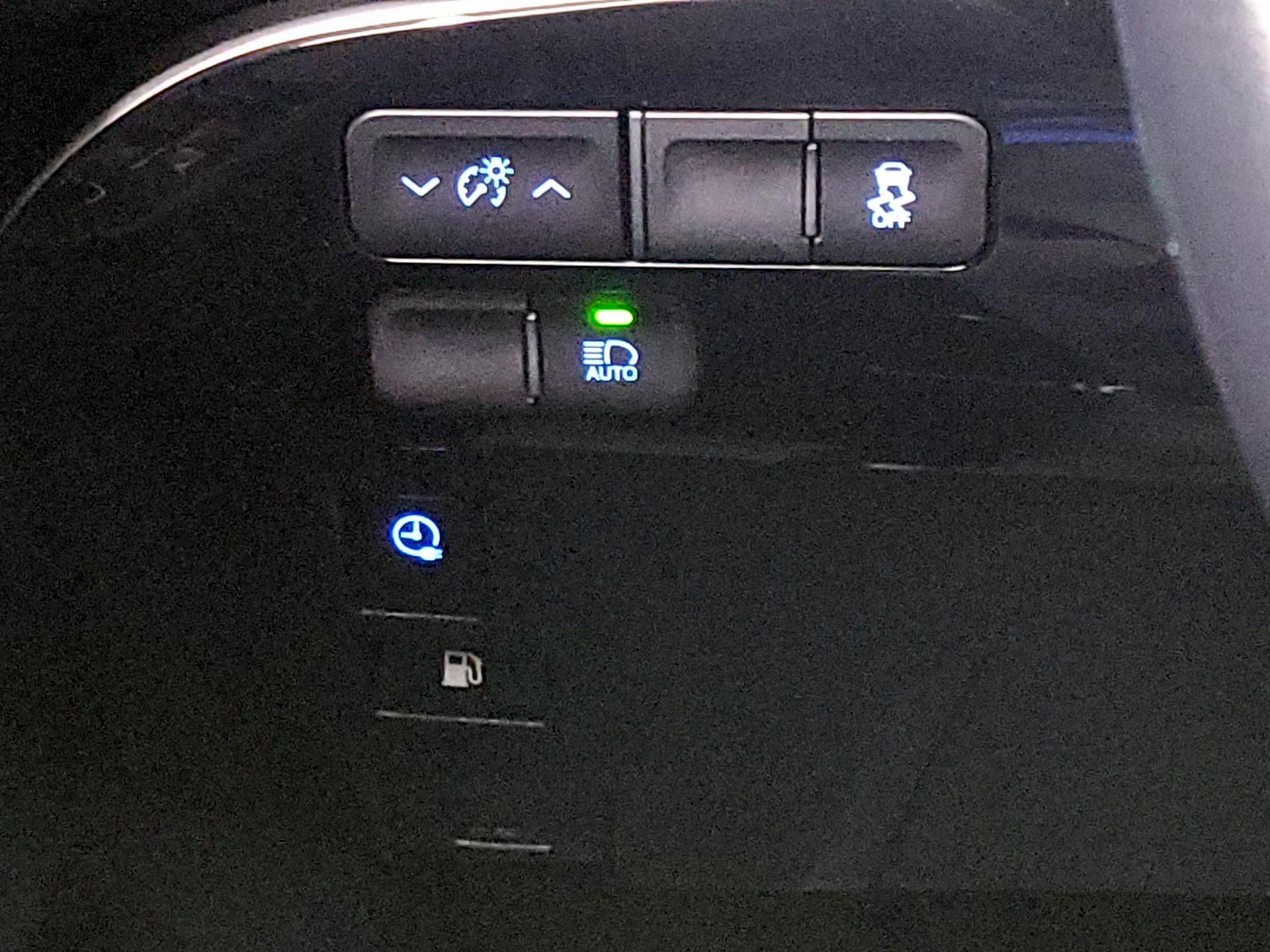 Thumbnail: 2018 Toyota Prius Prime - 13