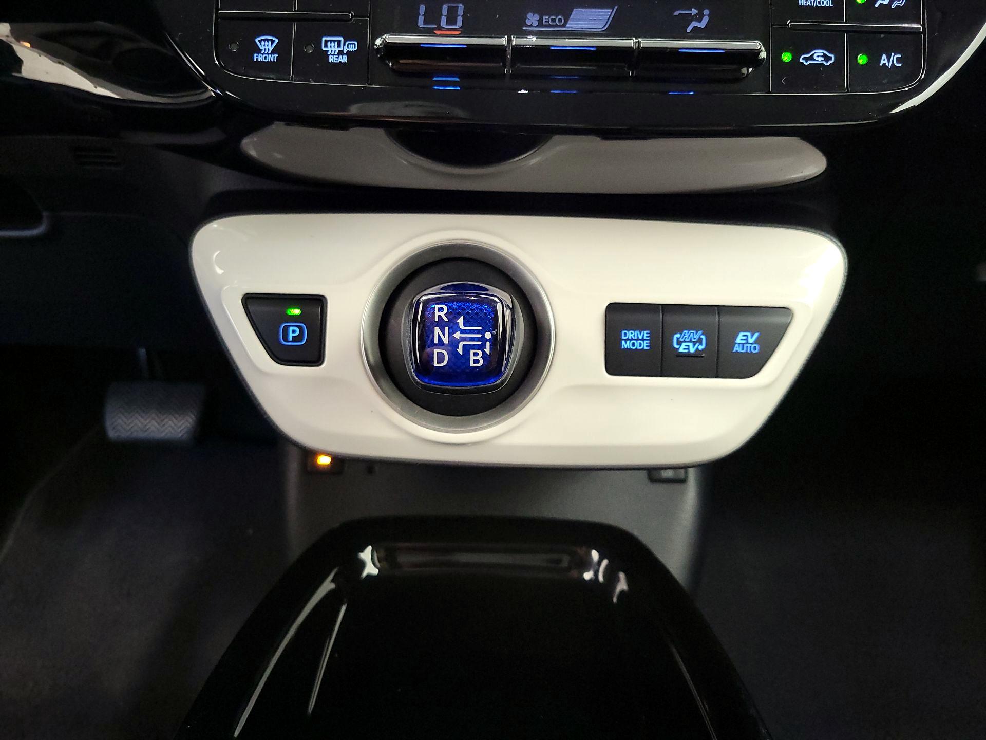 Thumbnail: 2018 Toyota Prius Prime - 17
