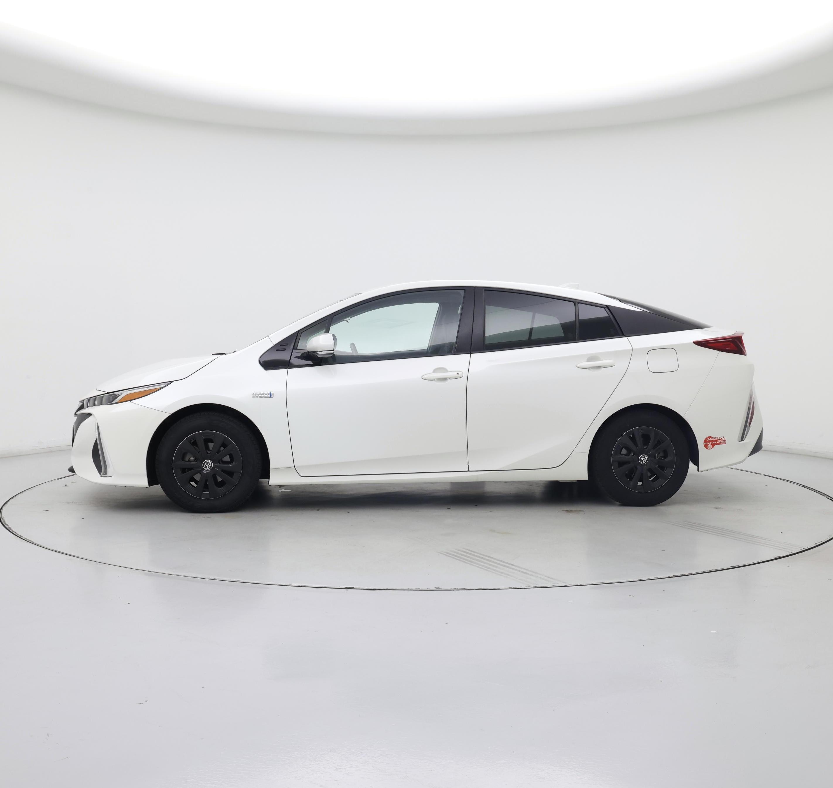 Thumbnail: 2018 Toyota Prius Prime - 3