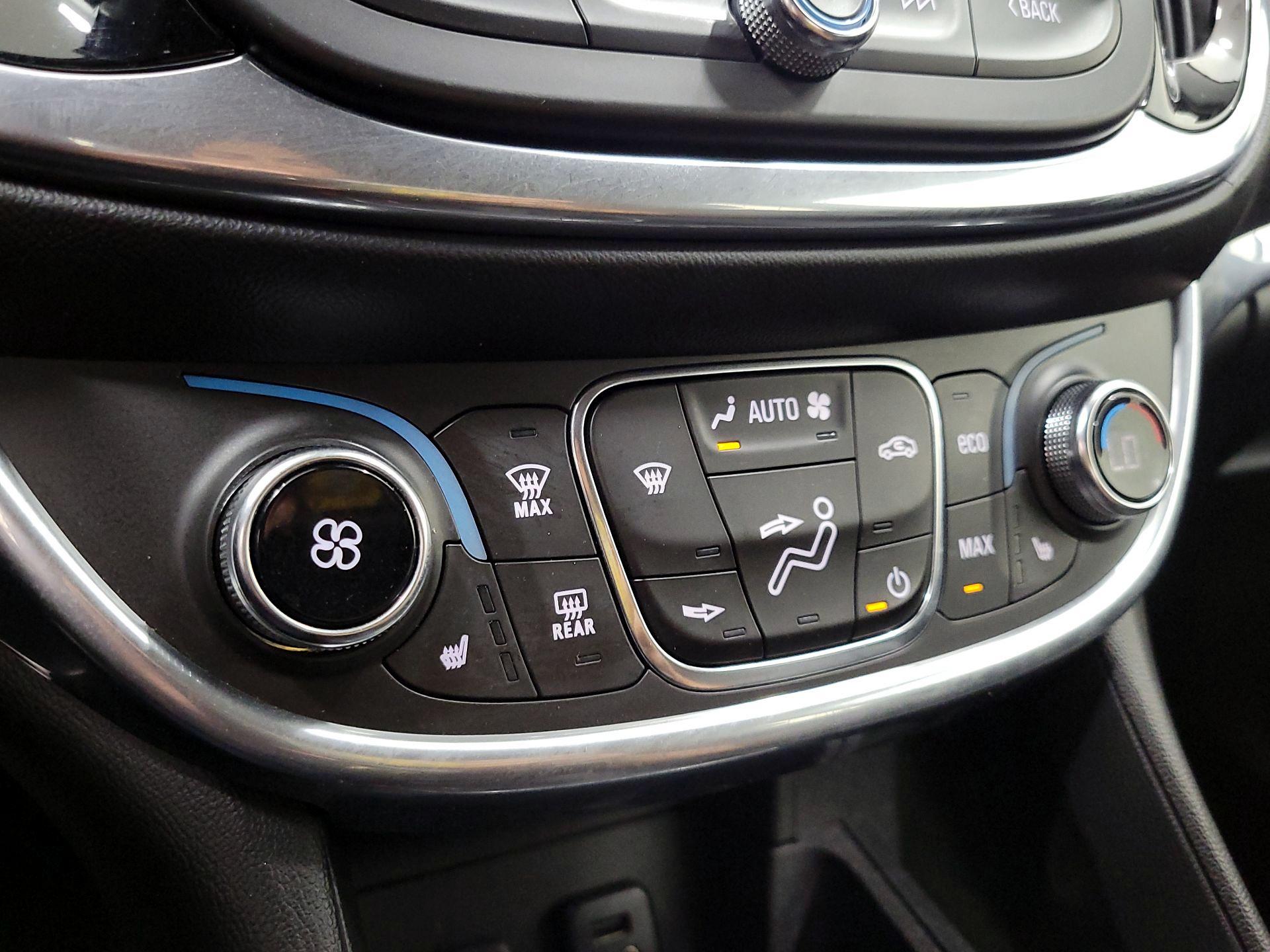 Thumbnail: 2017 Chevrolet Volt - 16