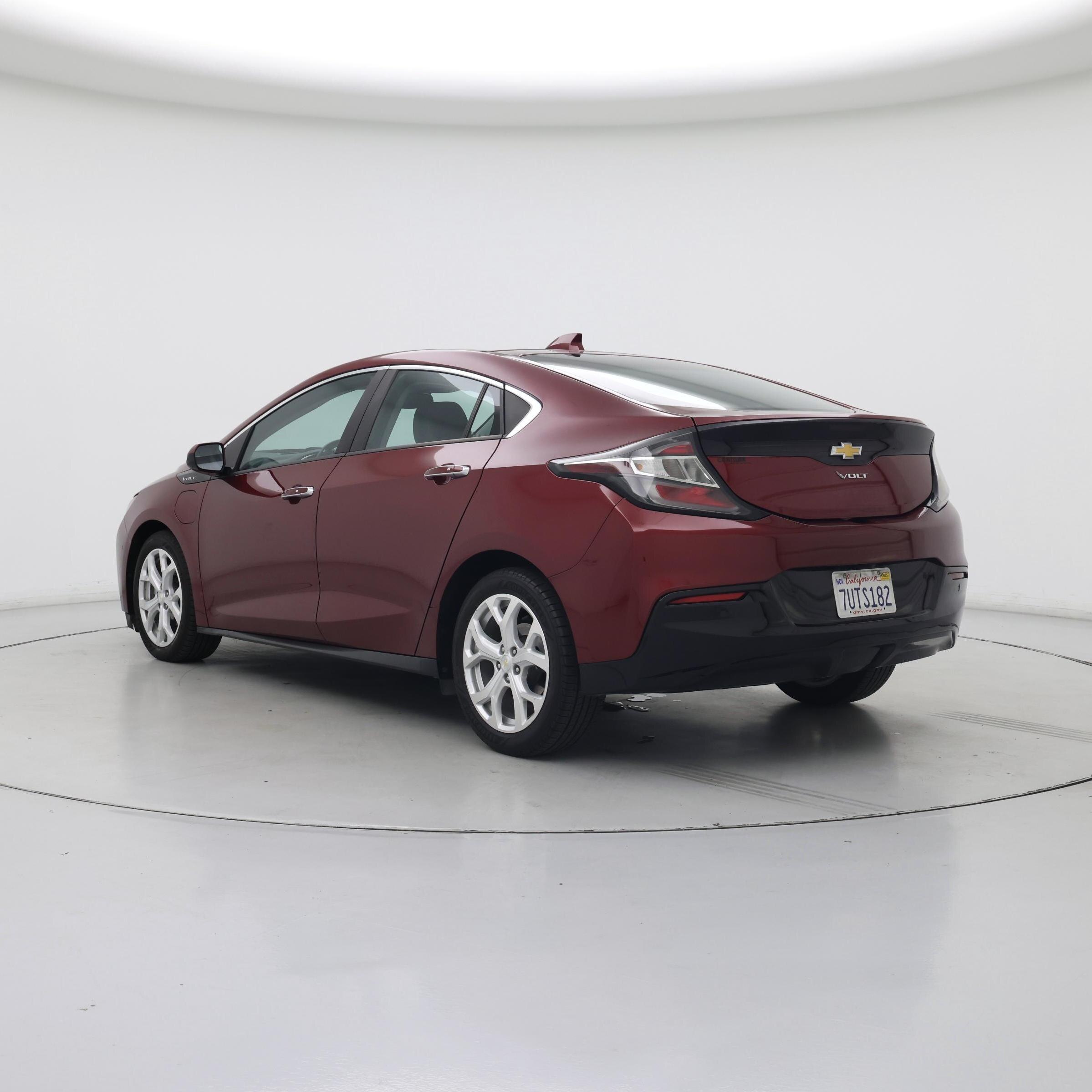 Thumbnail: 2017 Chevrolet Volt - 2