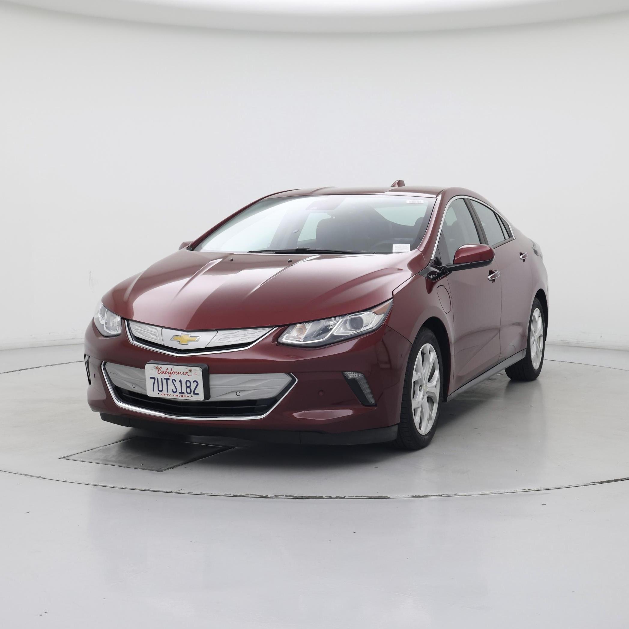 Thumbnail: 2017 Chevrolet Volt - 4