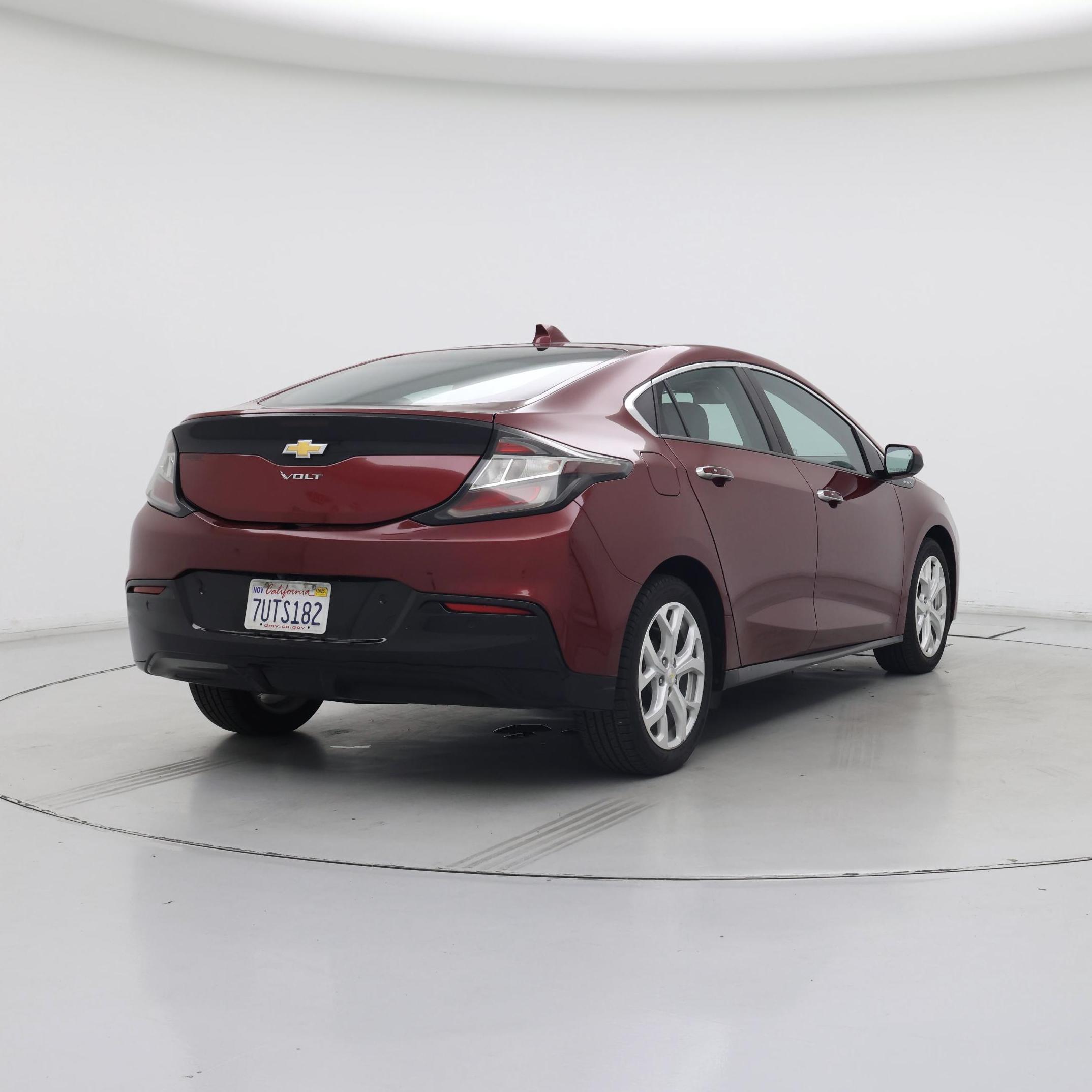 Thumbnail: 2017 Chevrolet Volt - 8