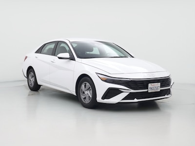 White 2024 Hyundai Elantra SE
