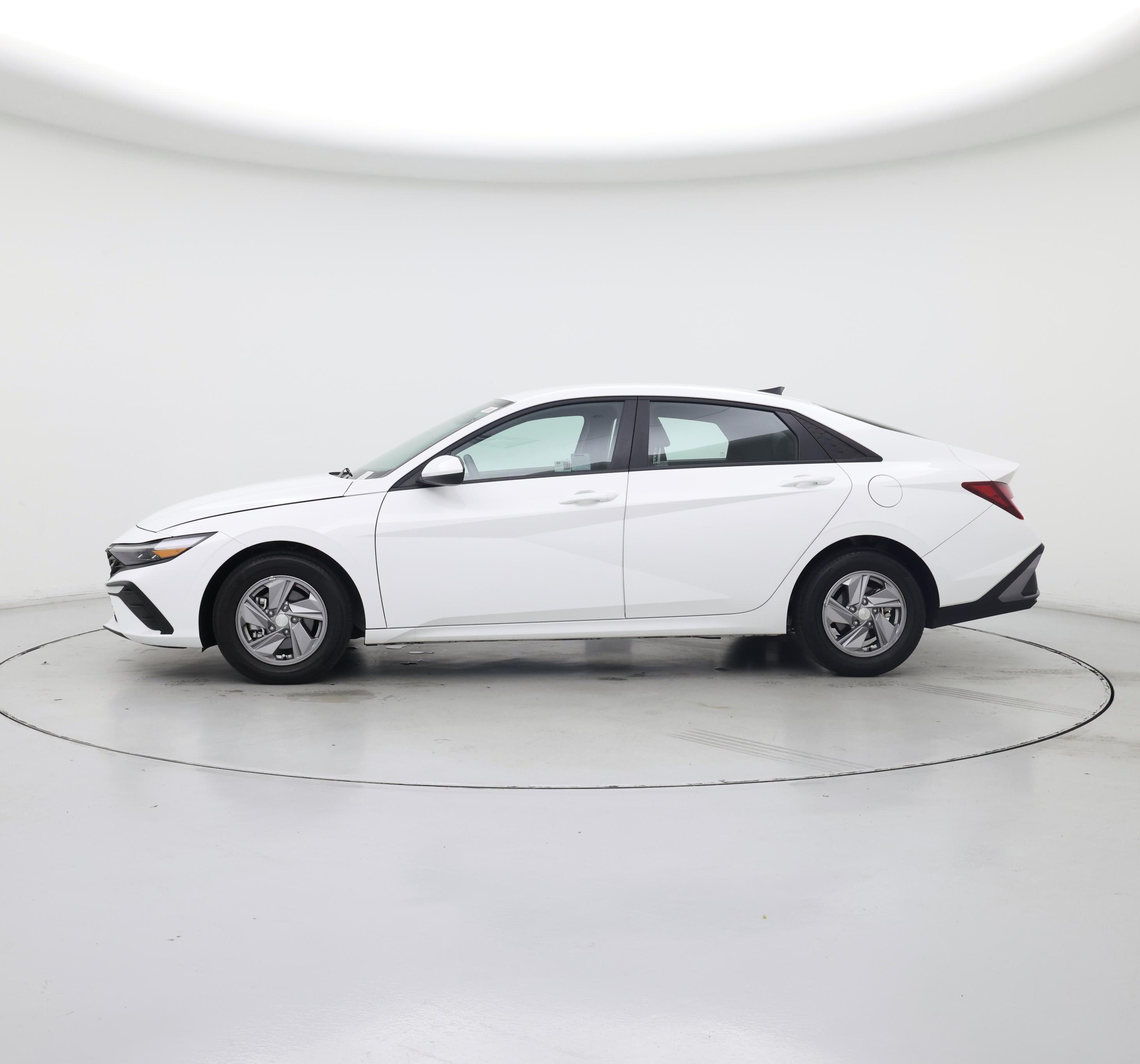 Thumbnail: 2024 Hyundai Elantra - 3