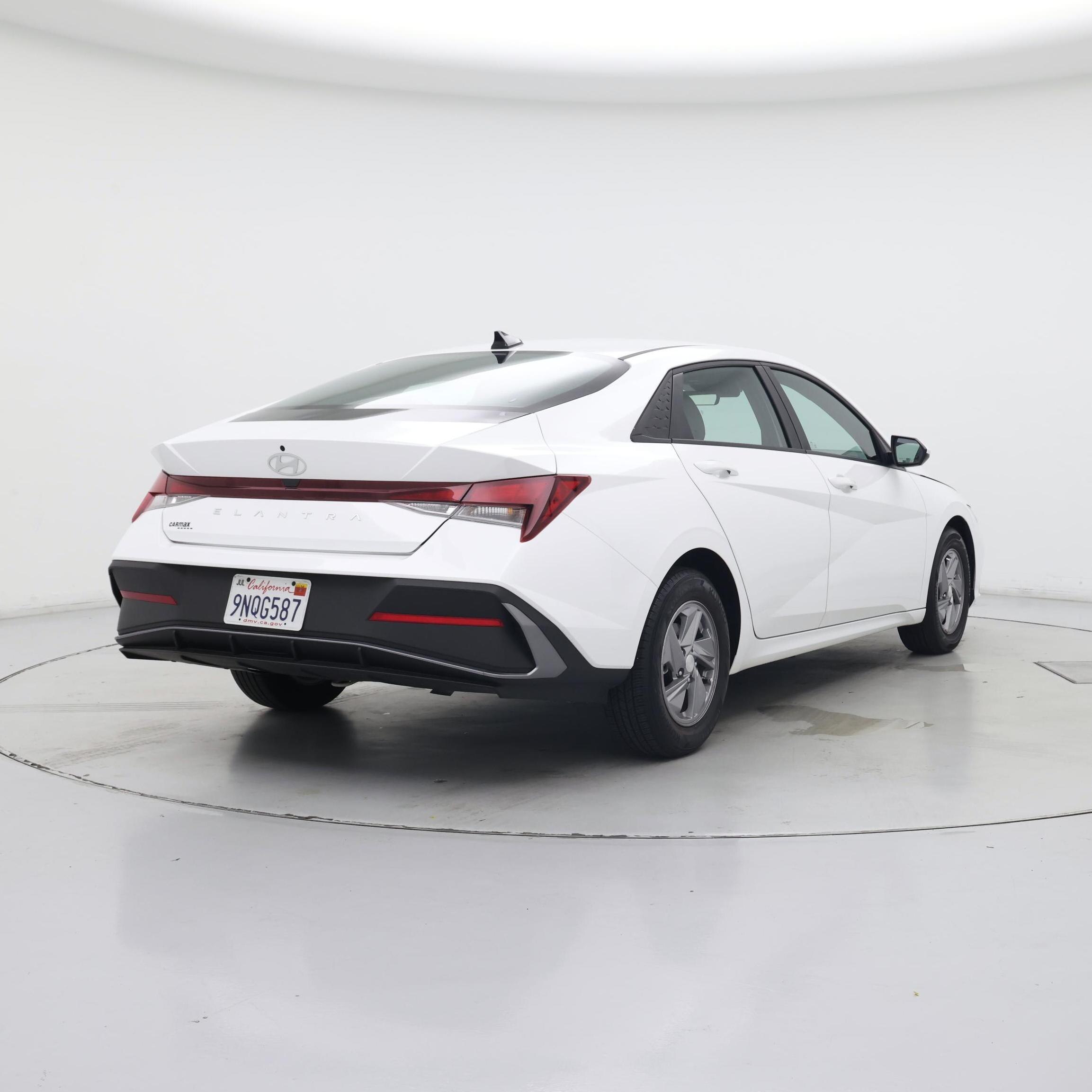 Thumbnail: 2024 Hyundai Elantra - 8