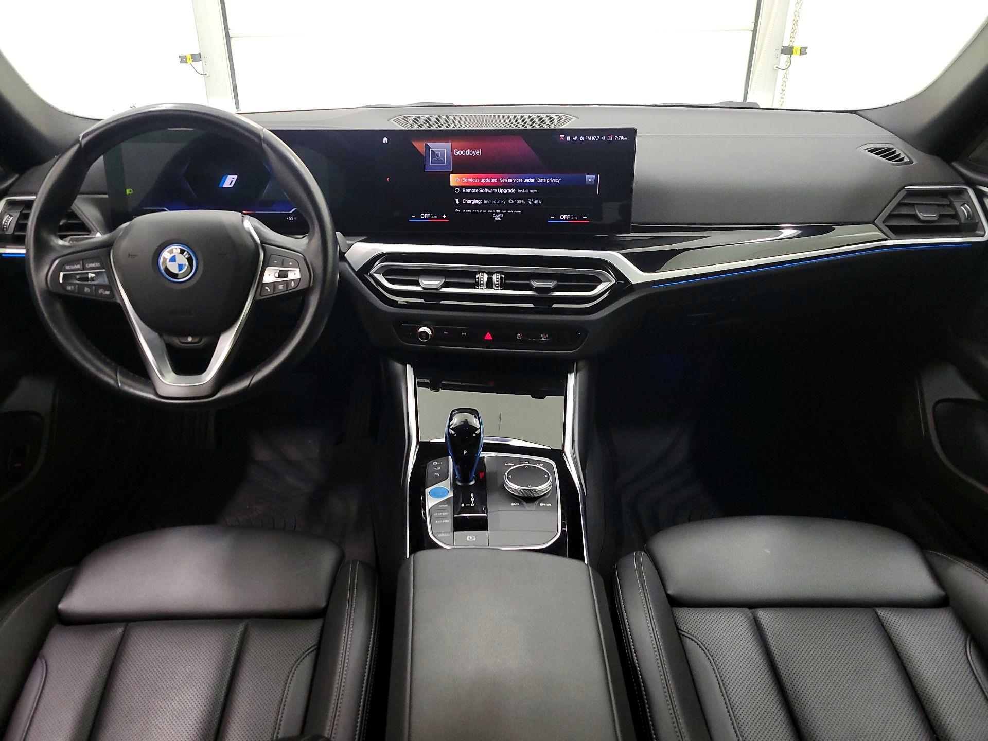 Thumbnail: 2022 BMW i4 - 9