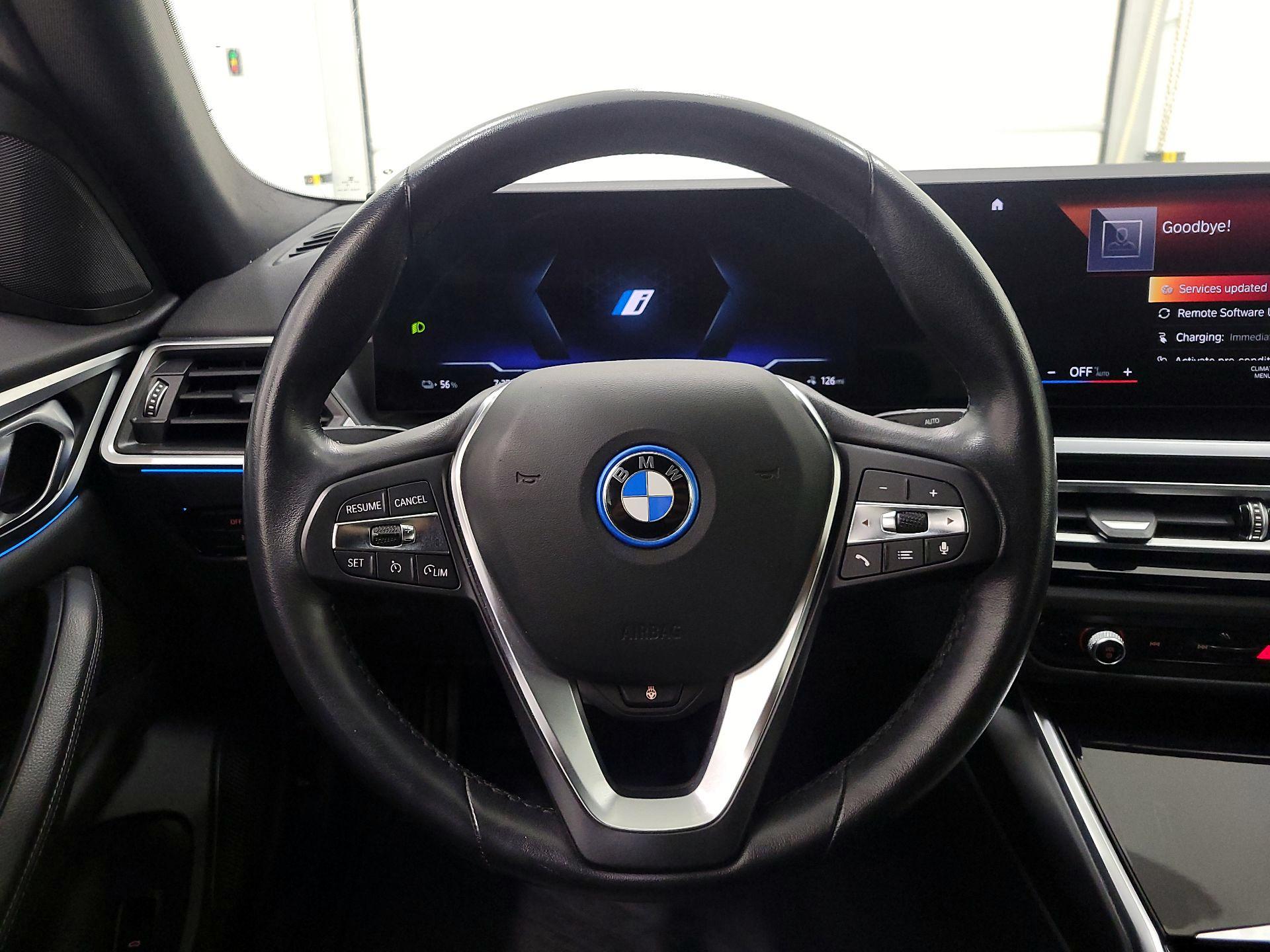 Thumbnail: 2022 BMW i4 - 10