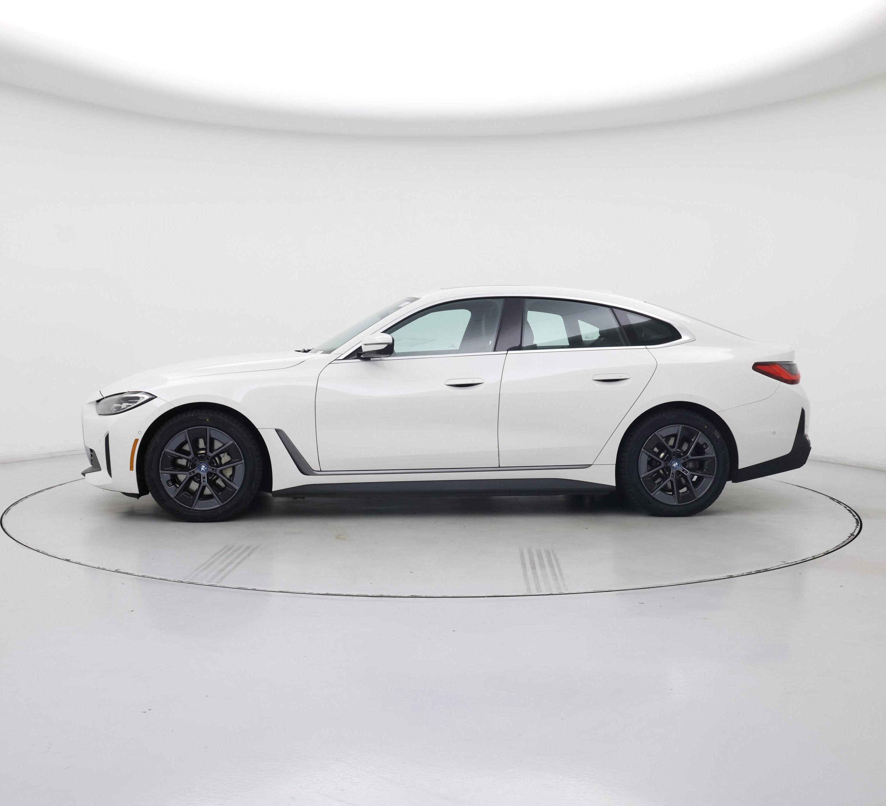 Thumbnail: 2022 BMW i4 - 3