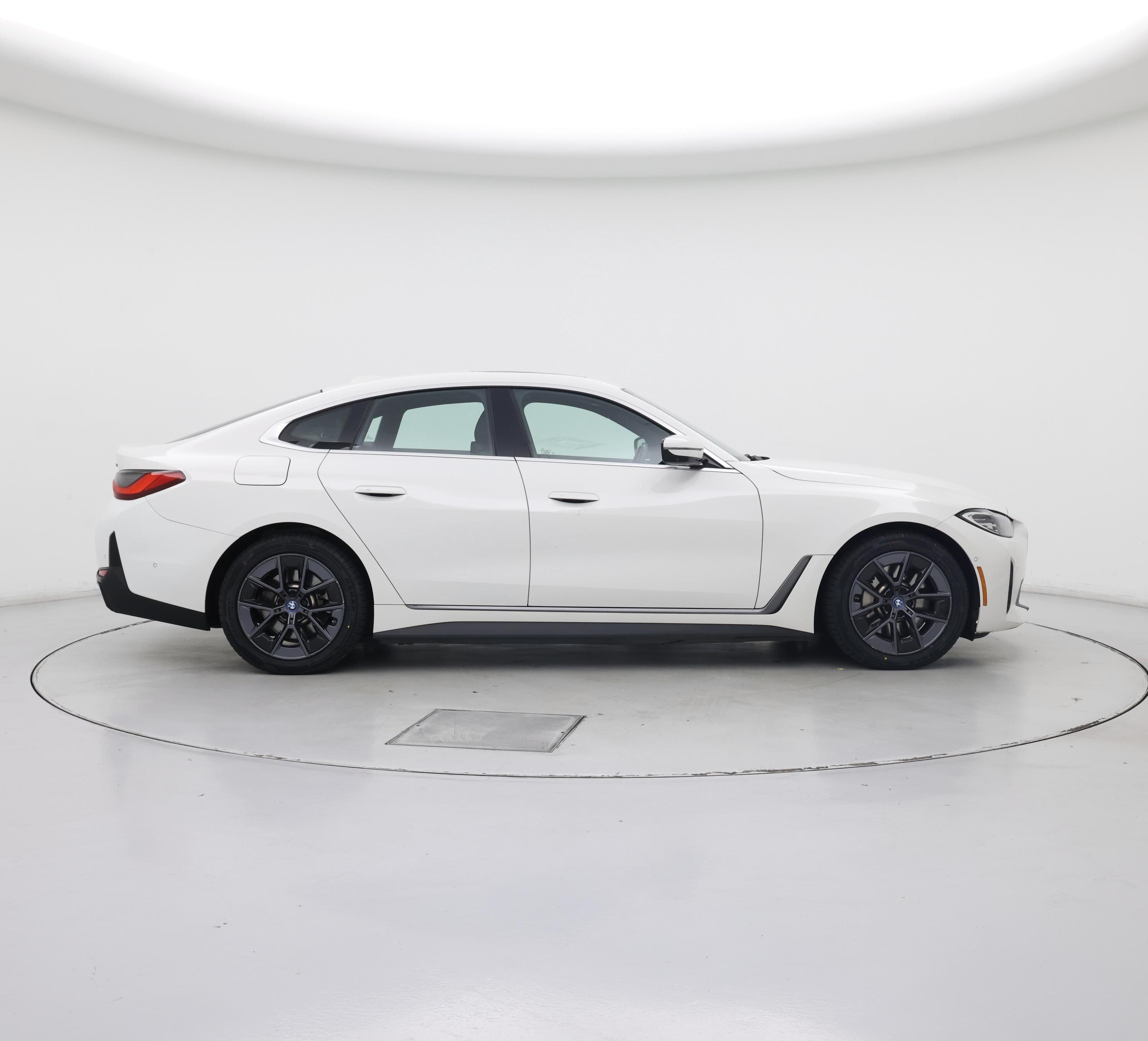Thumbnail: 2022 BMW i4 - 7
