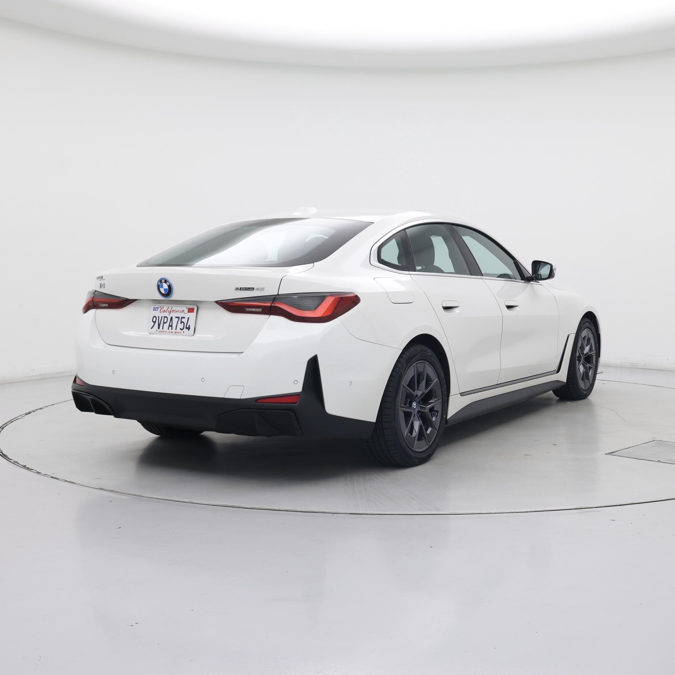 Thumbnail: 2022 BMW i4 - 8