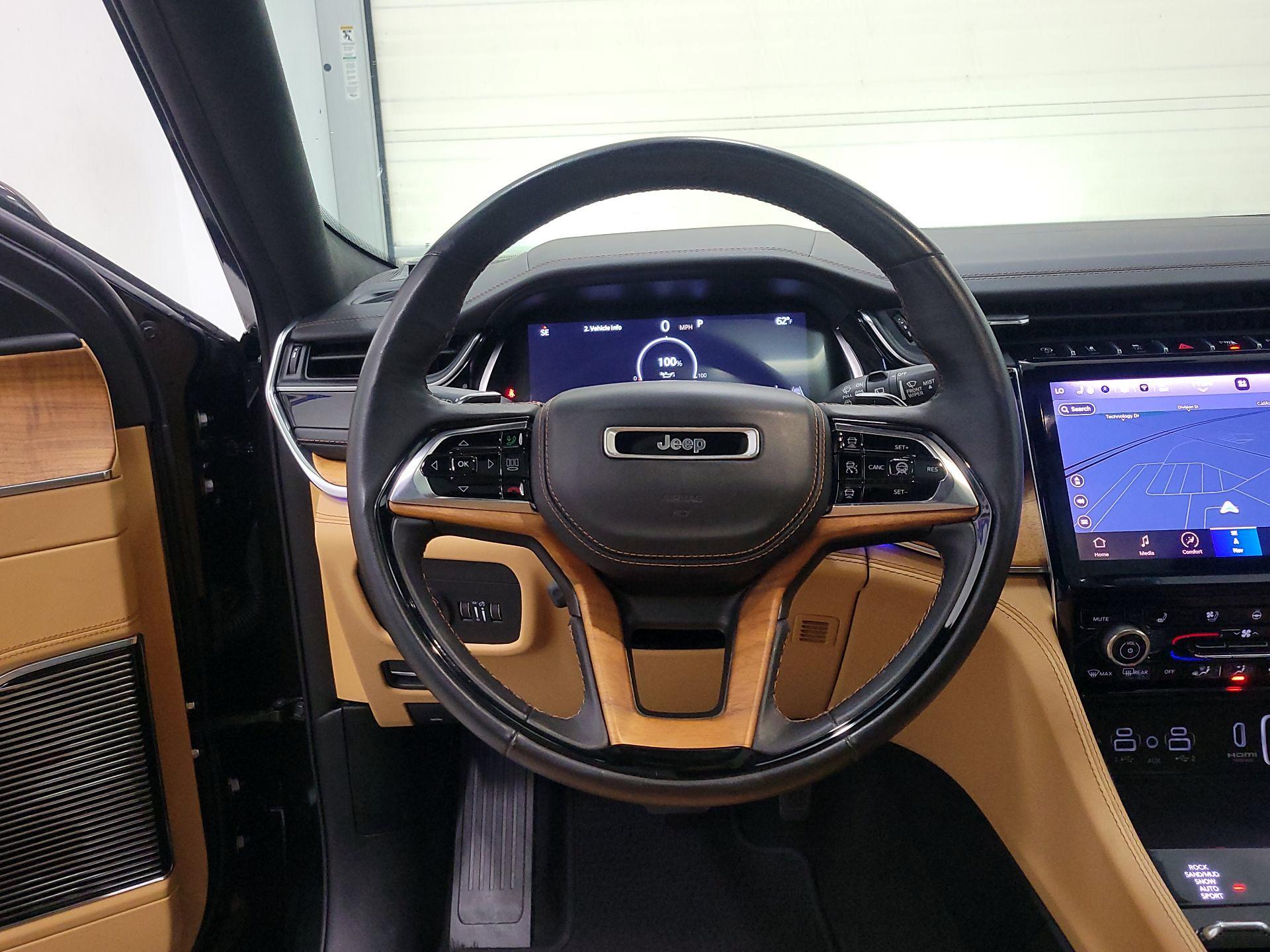 Thumbnail: 2023 Jeep Grand Cherokee - 10