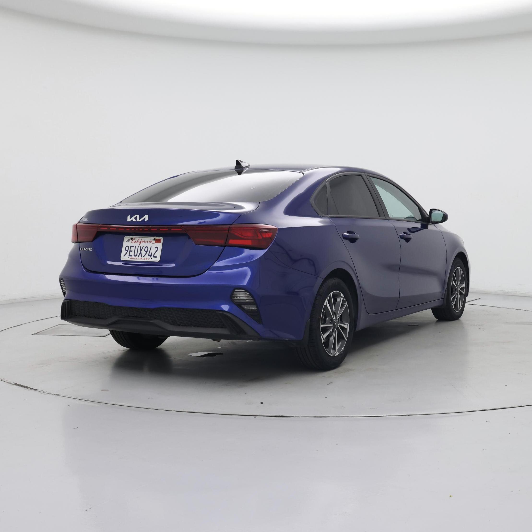 Thumbnail: 2023 Kia Forte - 8