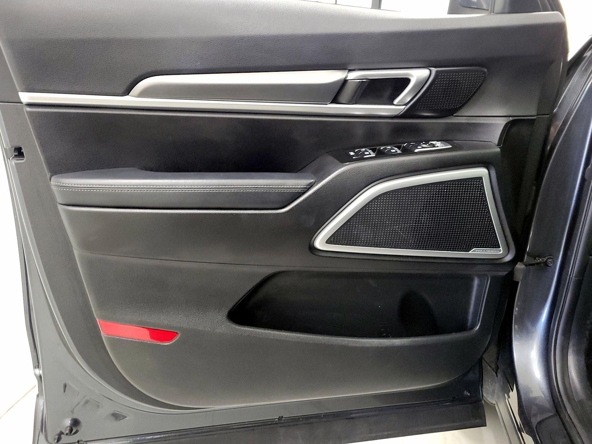 Thumbnail: 2020 Kia Telluride - 12