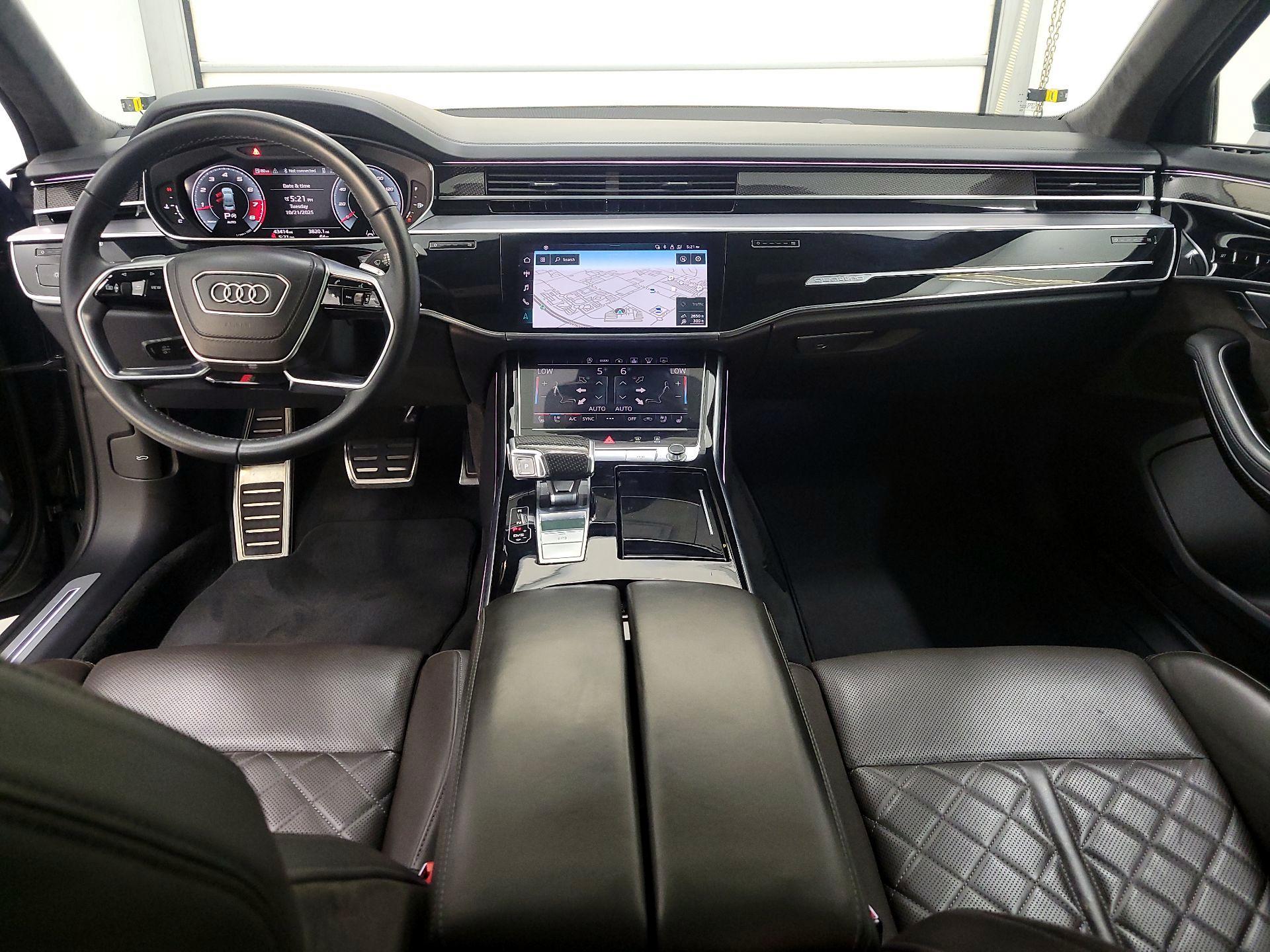 Thumbnail: 2021 Audi S8 - 9