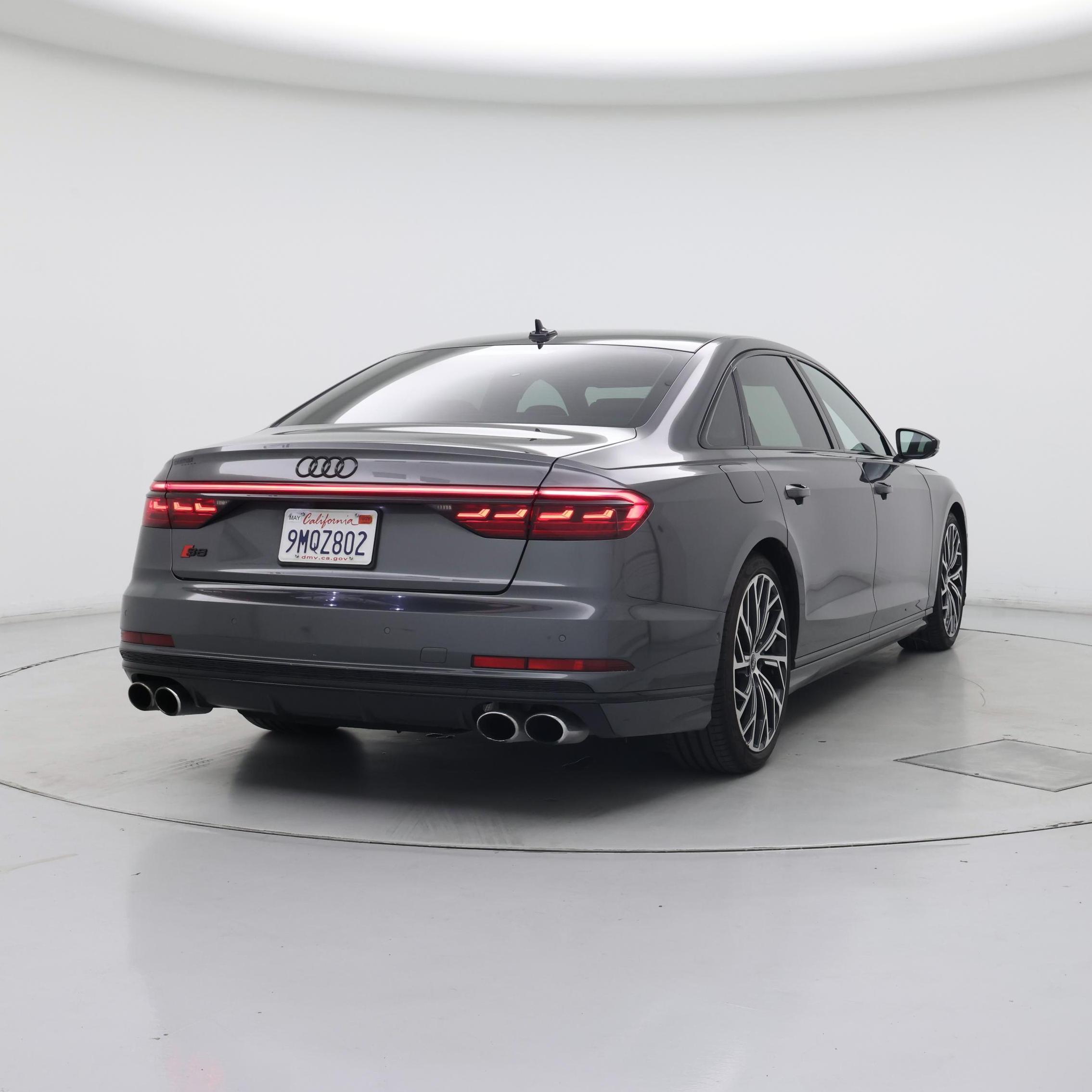 Thumbnail: 2021 Audi S8 - 8