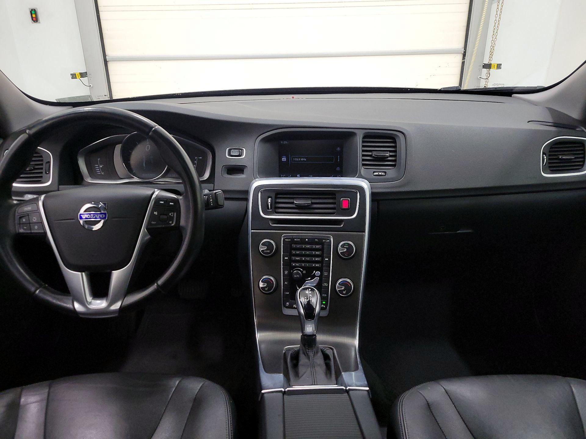 Thumbnail: 2015 Volvo S60 - 9