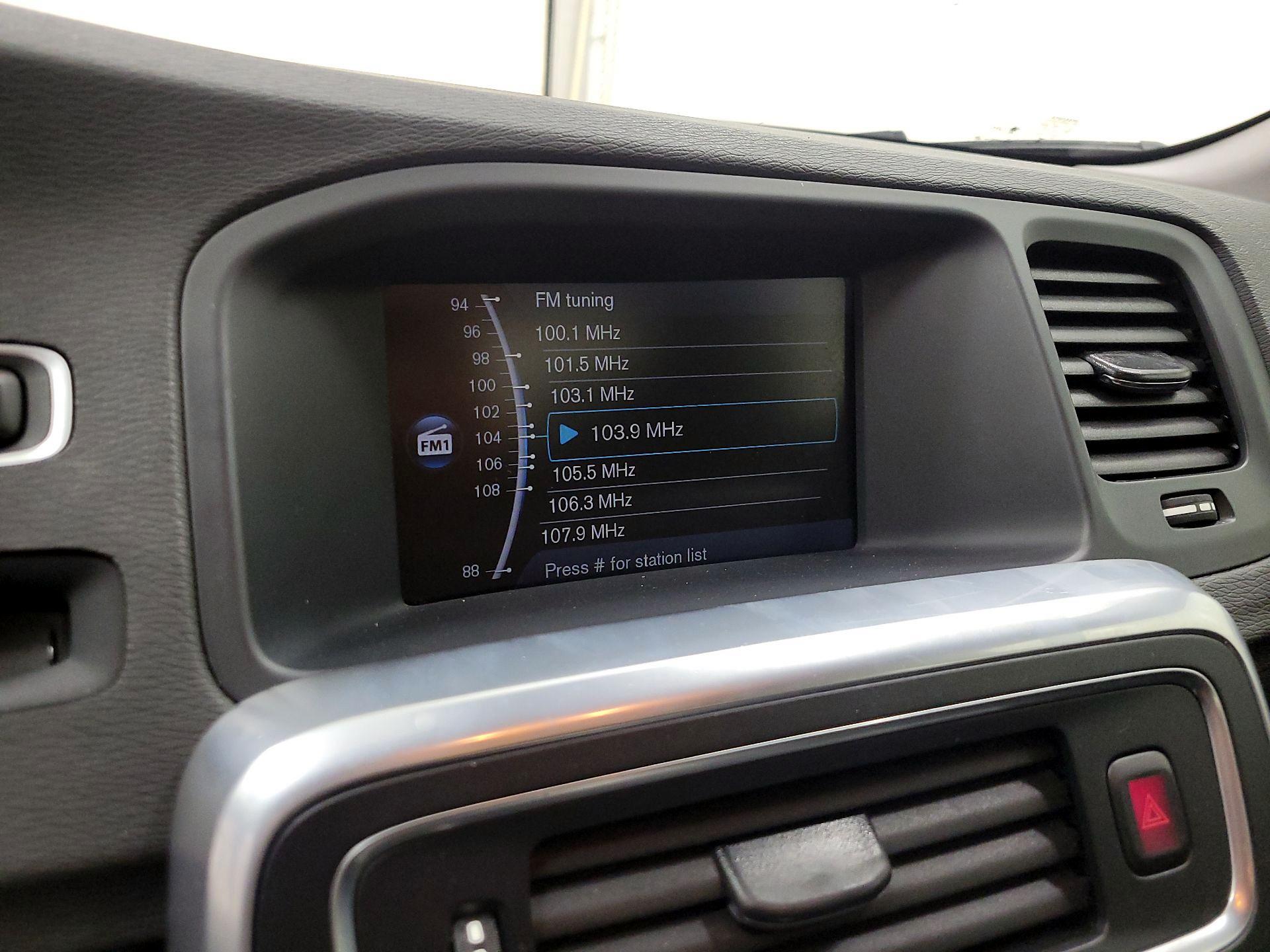 Thumbnail: 2015 Volvo S60 - 15