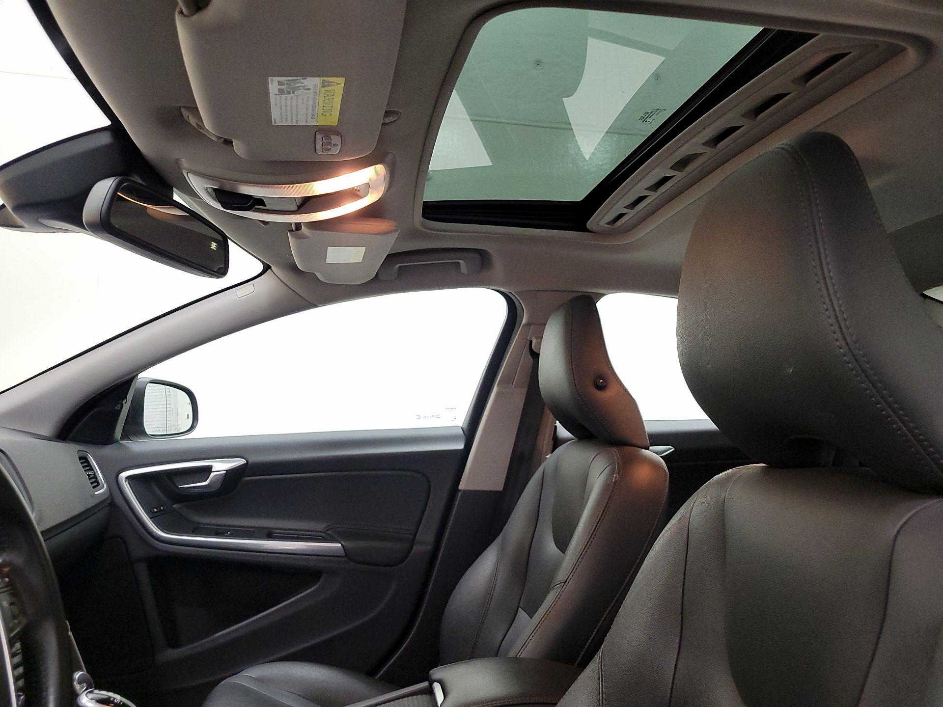 Thumbnail: 2015 Volvo S60 - 18