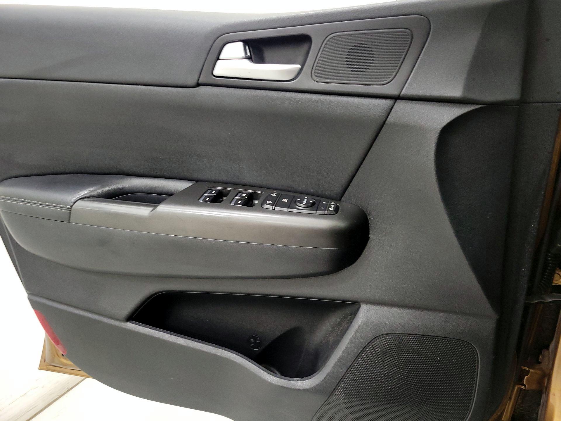 Thumbnail: 2017 Kia Sportage - 12